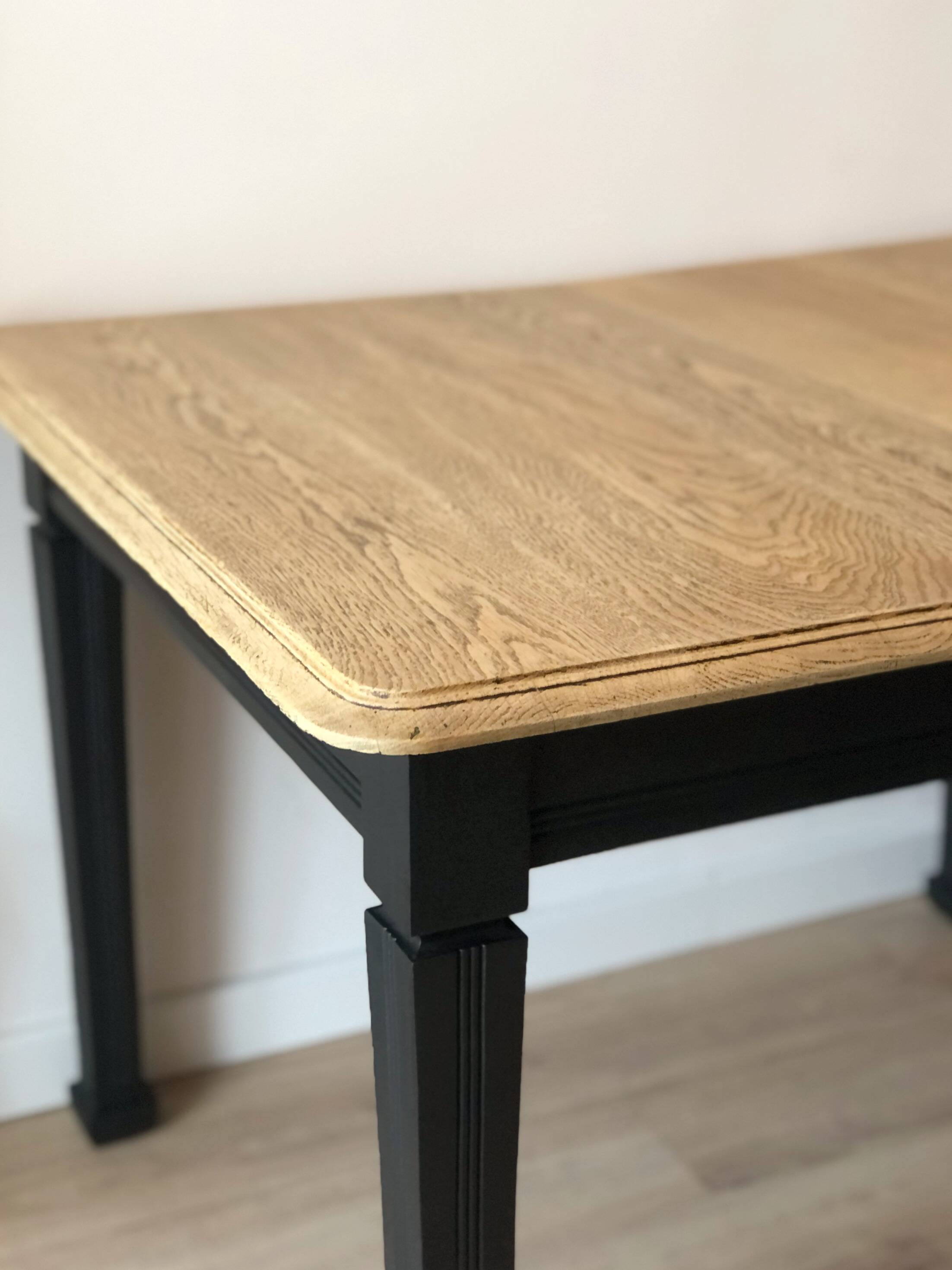 Table à manger vintage en chêne massif