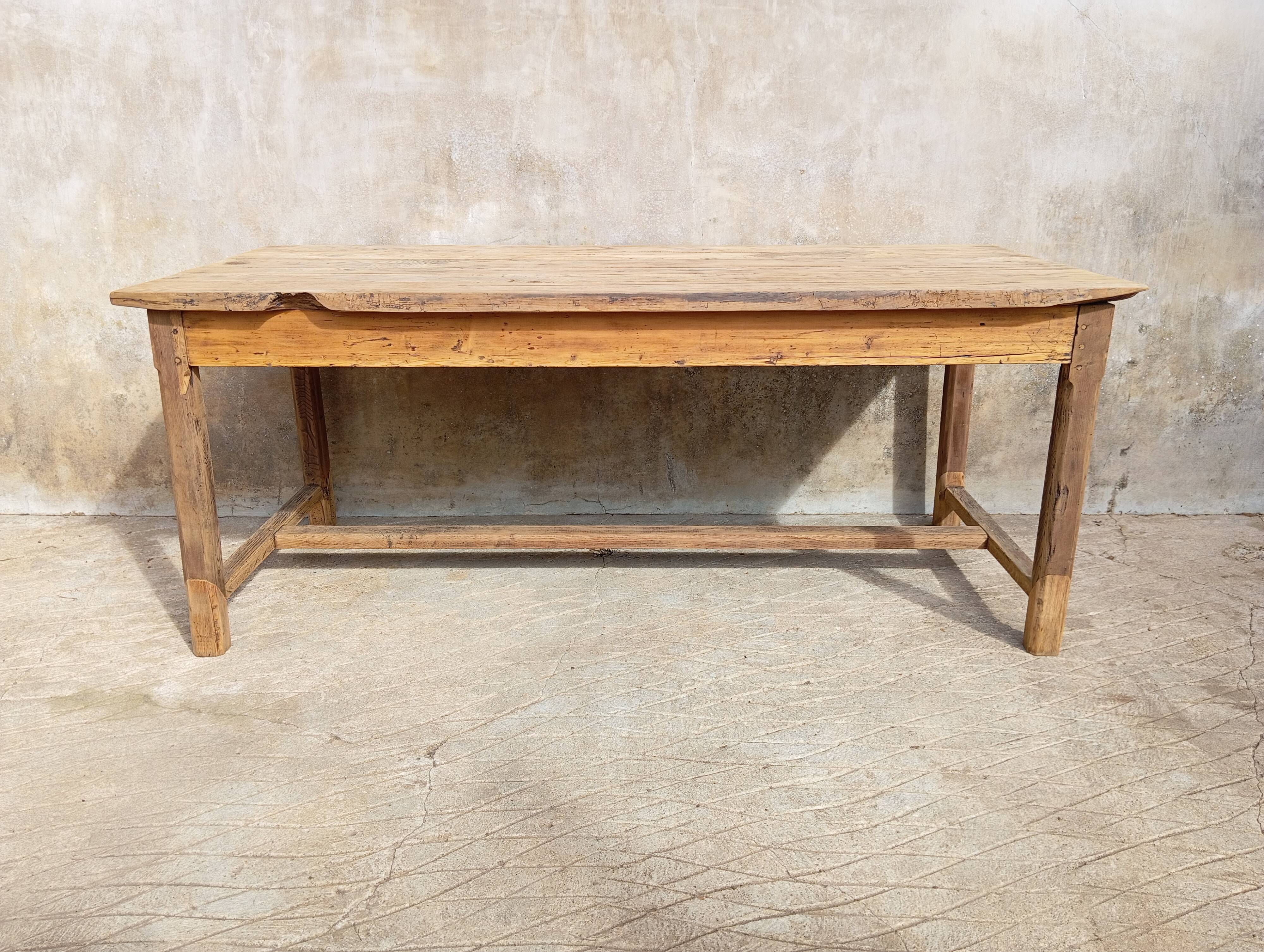 Farm table