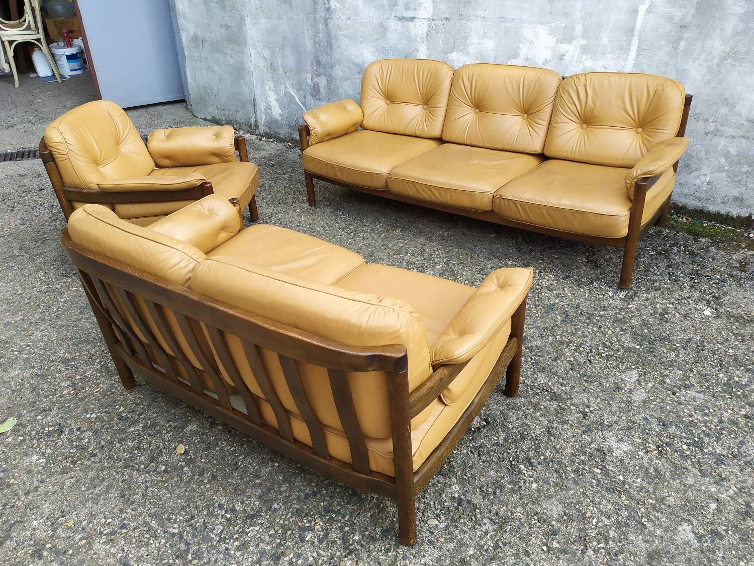 Scandinavian leather lounge