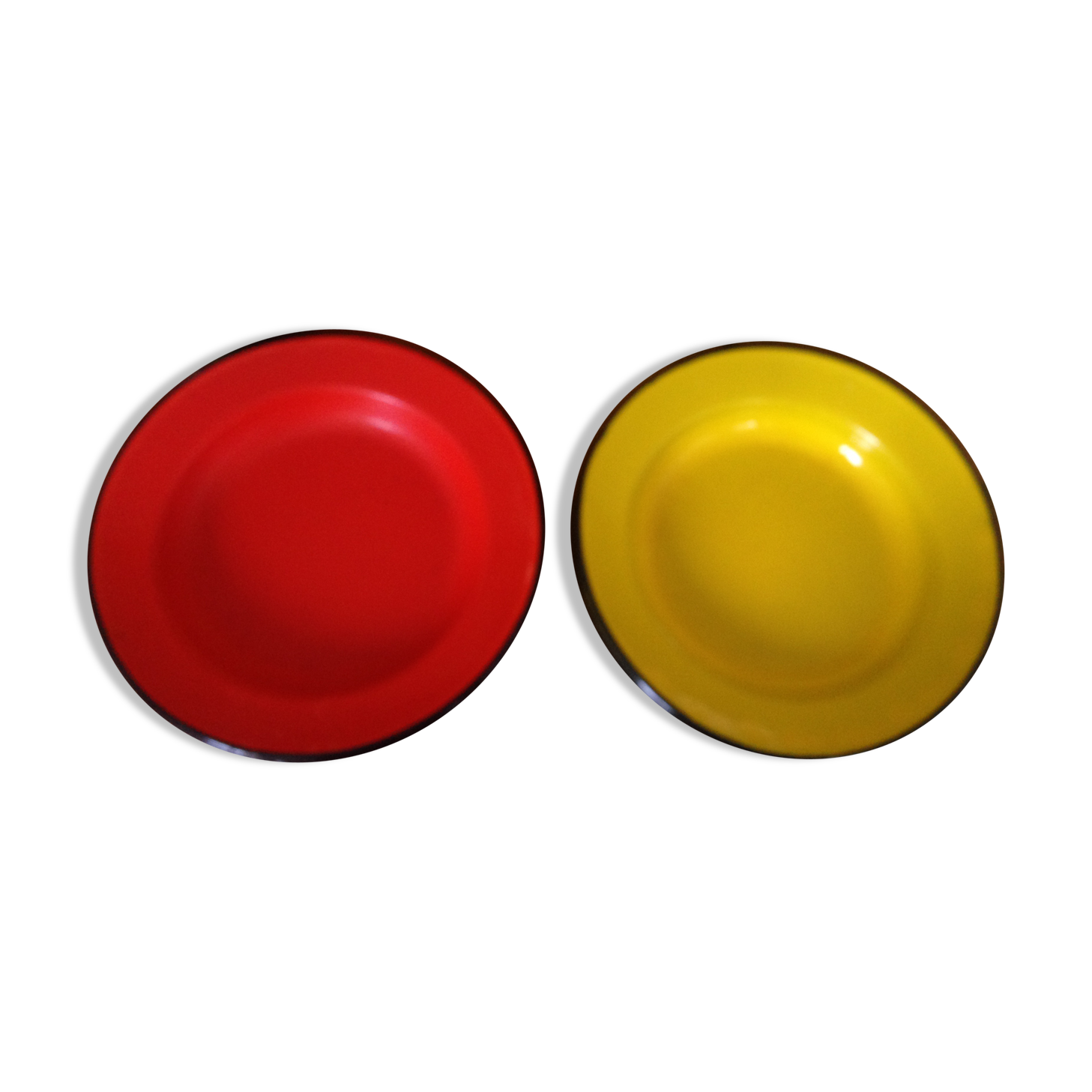 Soup plates in enameled sheet metal series