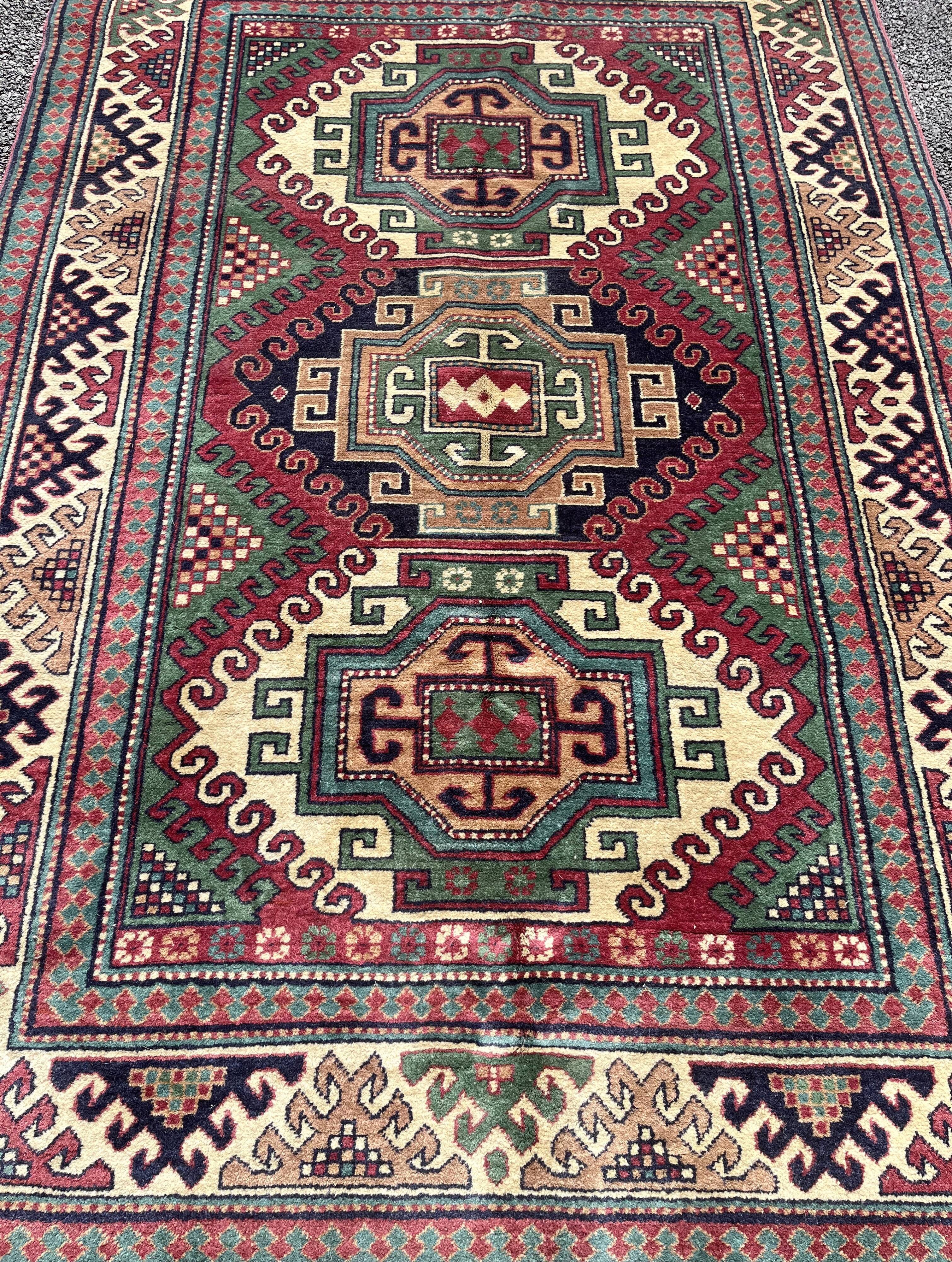 Oriental caucasian carpet kazak armenian : 1.83 x 1.27 m