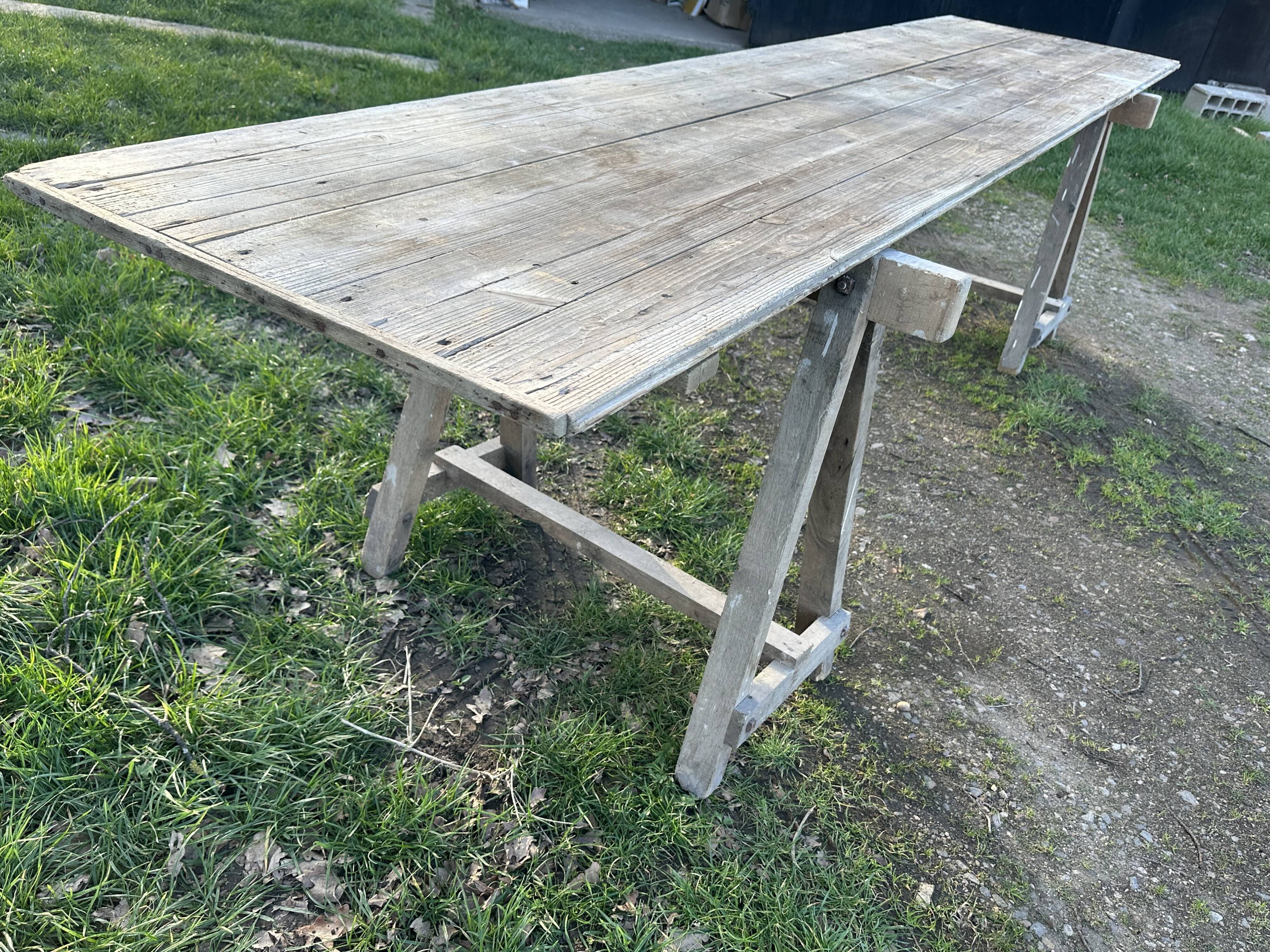 Farm table guinguette and wooden trestles