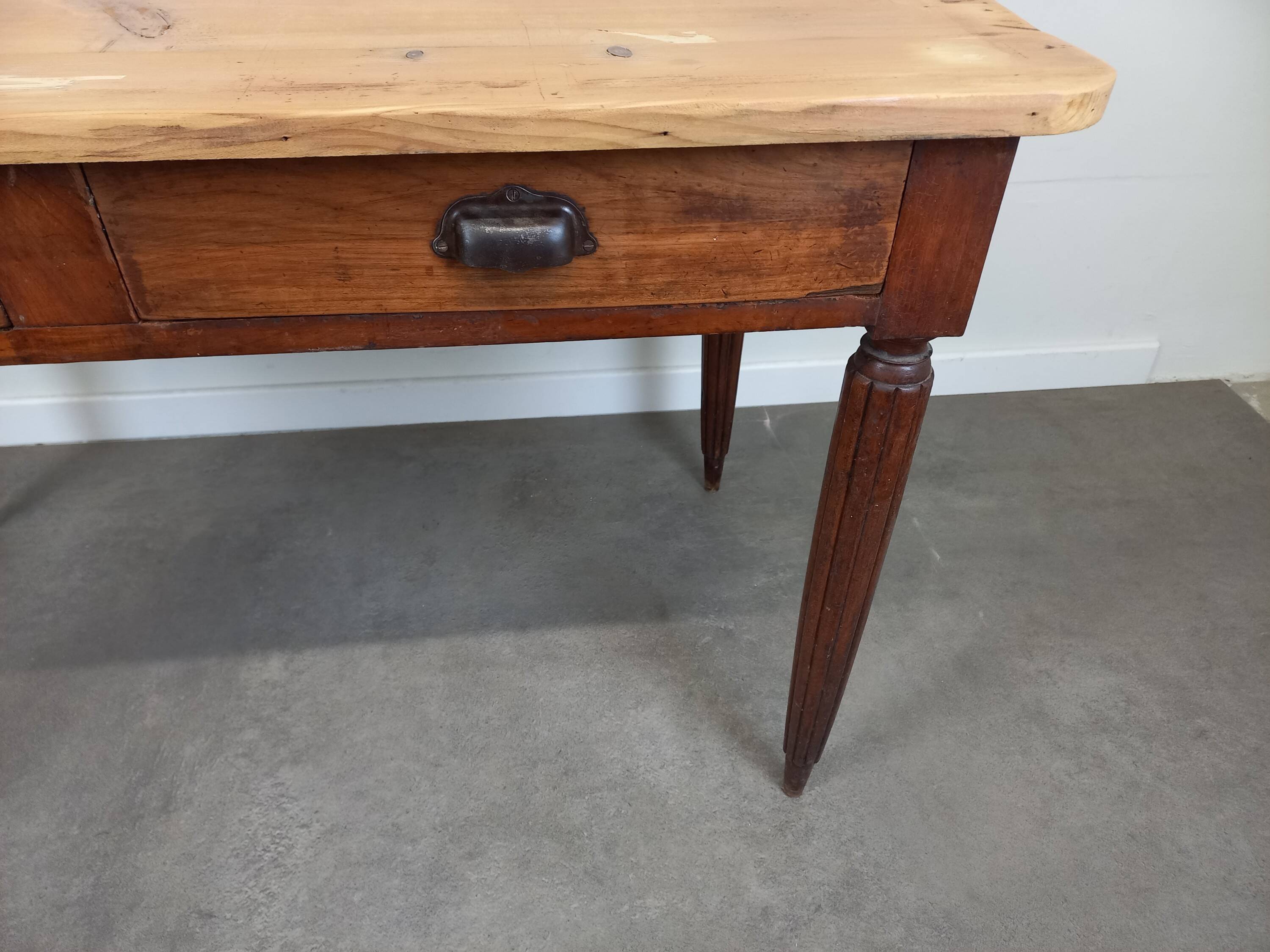 Farmhouse table with drawers