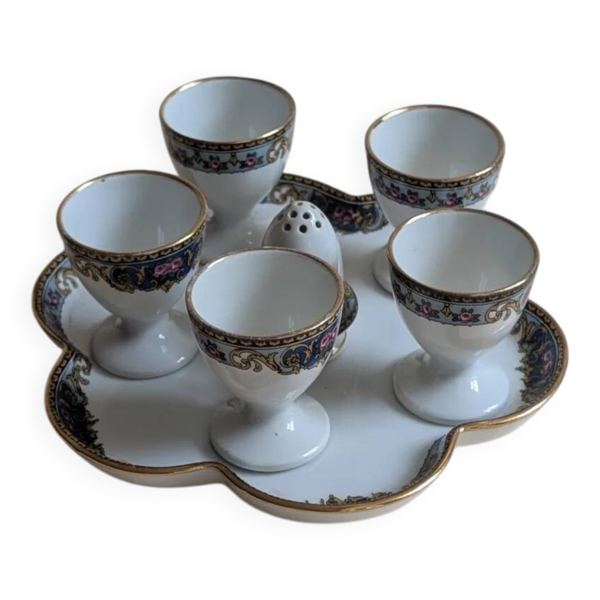 Ensemble petit-déjeuner composé de 5 coquetiers