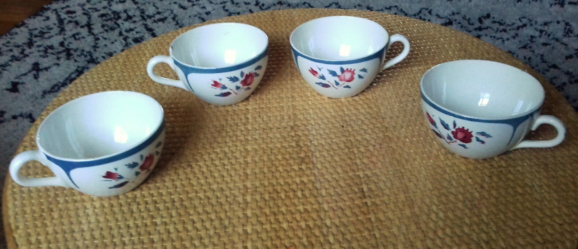 Lot 4 tea cups Digoin Sarreguemines Ninette
