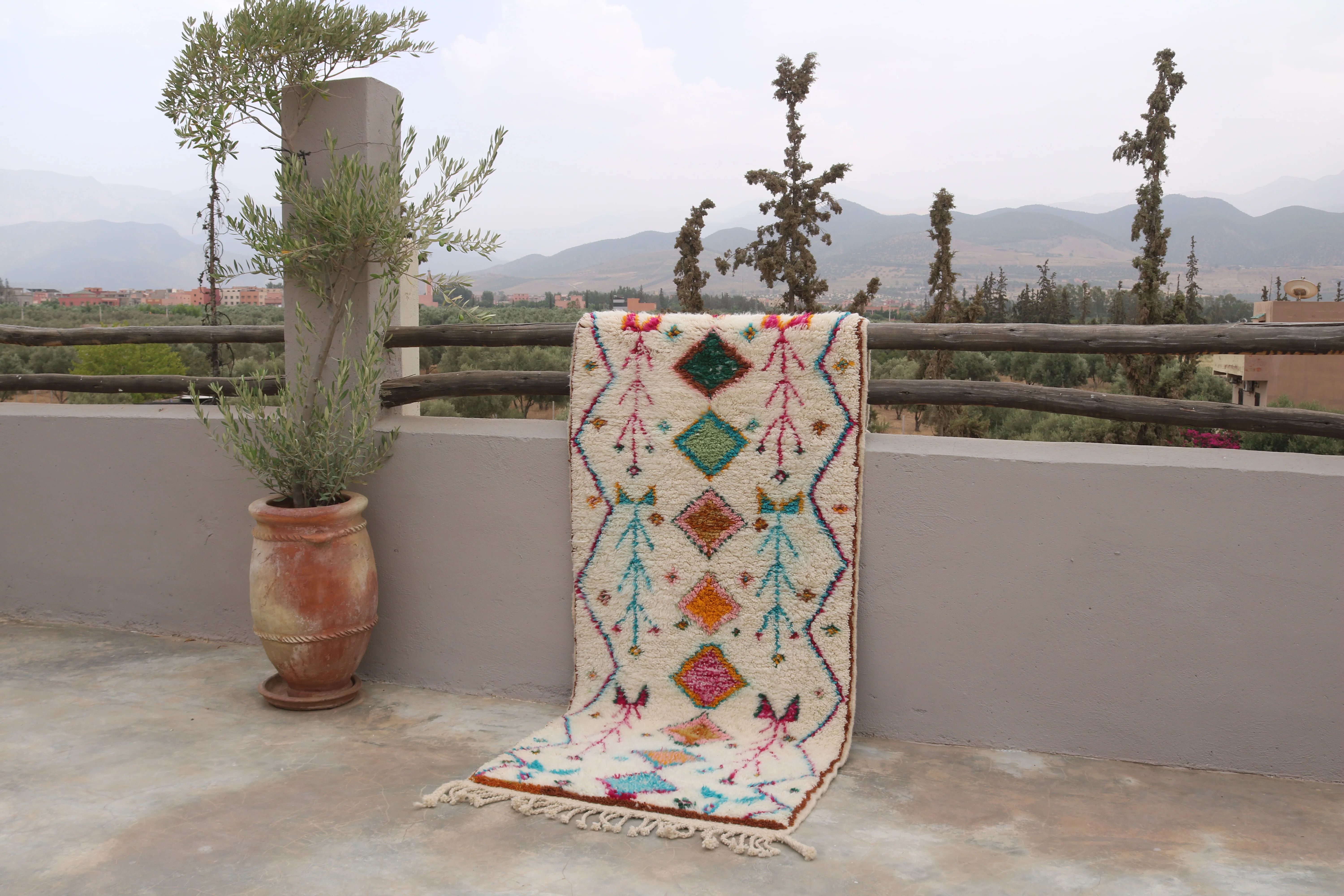 Handwoven coloured wool rug, 190 x 90 cm - R320