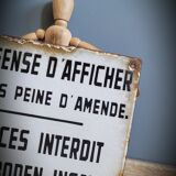 Enamelled plate defense display