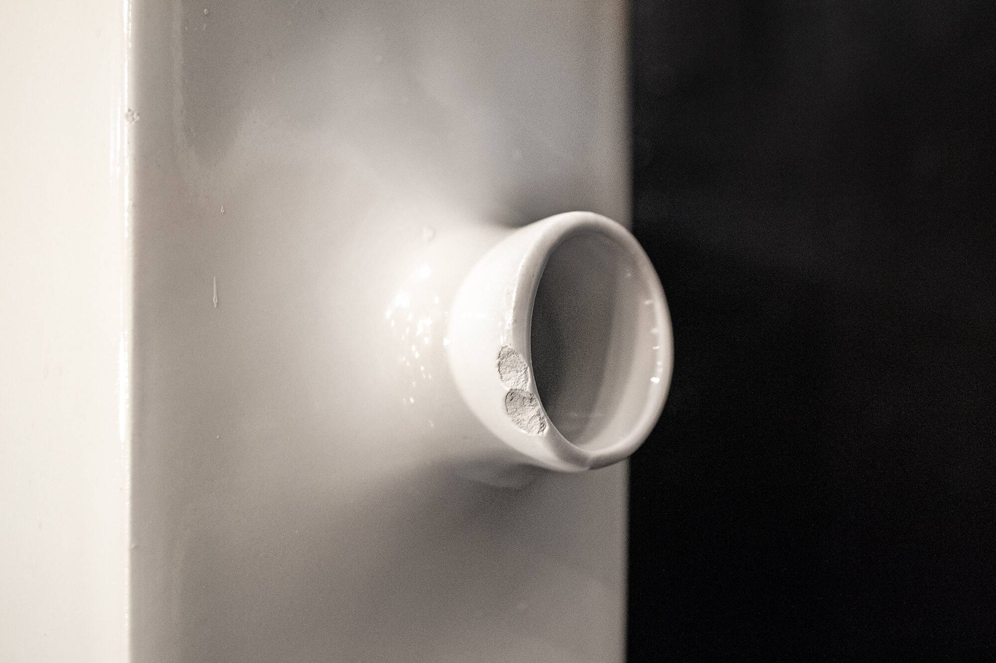 Vaso bianco in ceramica  Italia   Anni '70