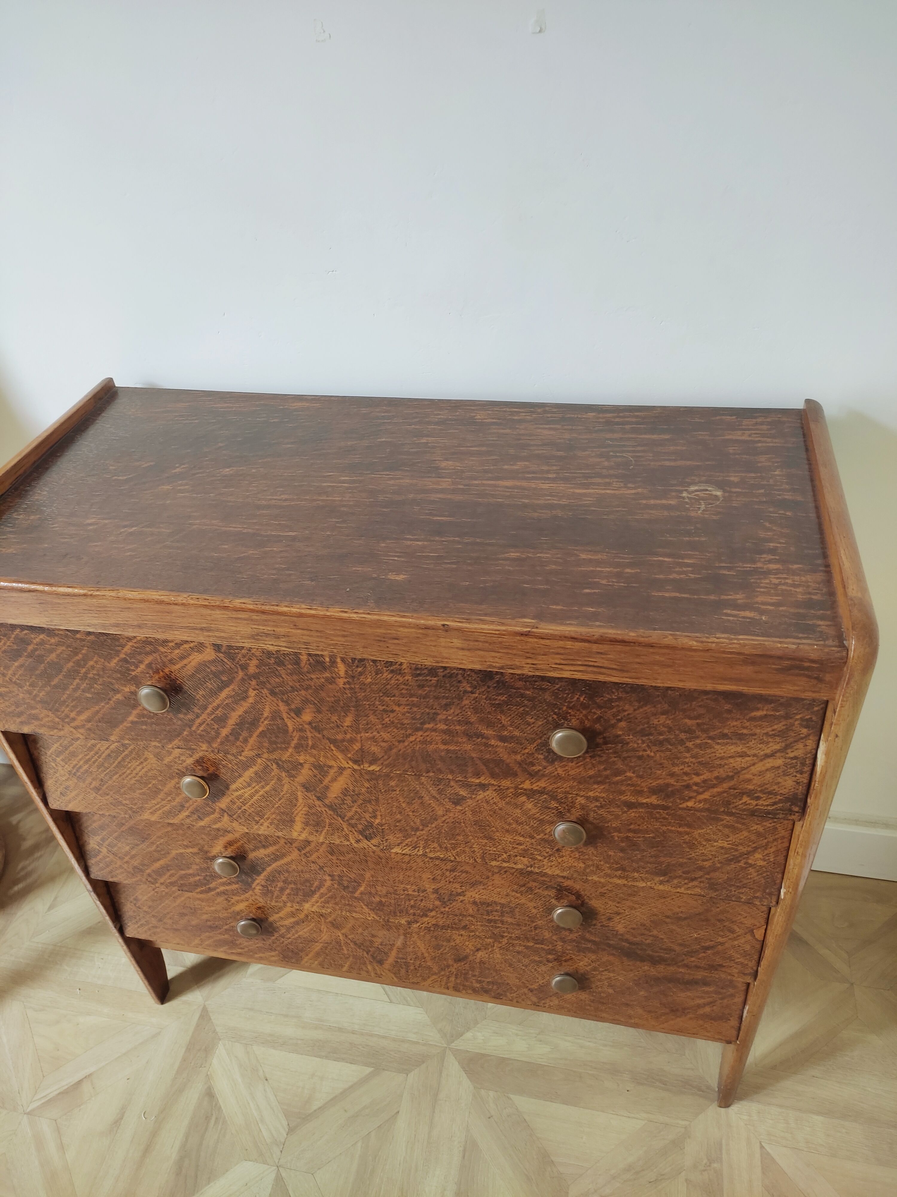 Vintage chest of drawers