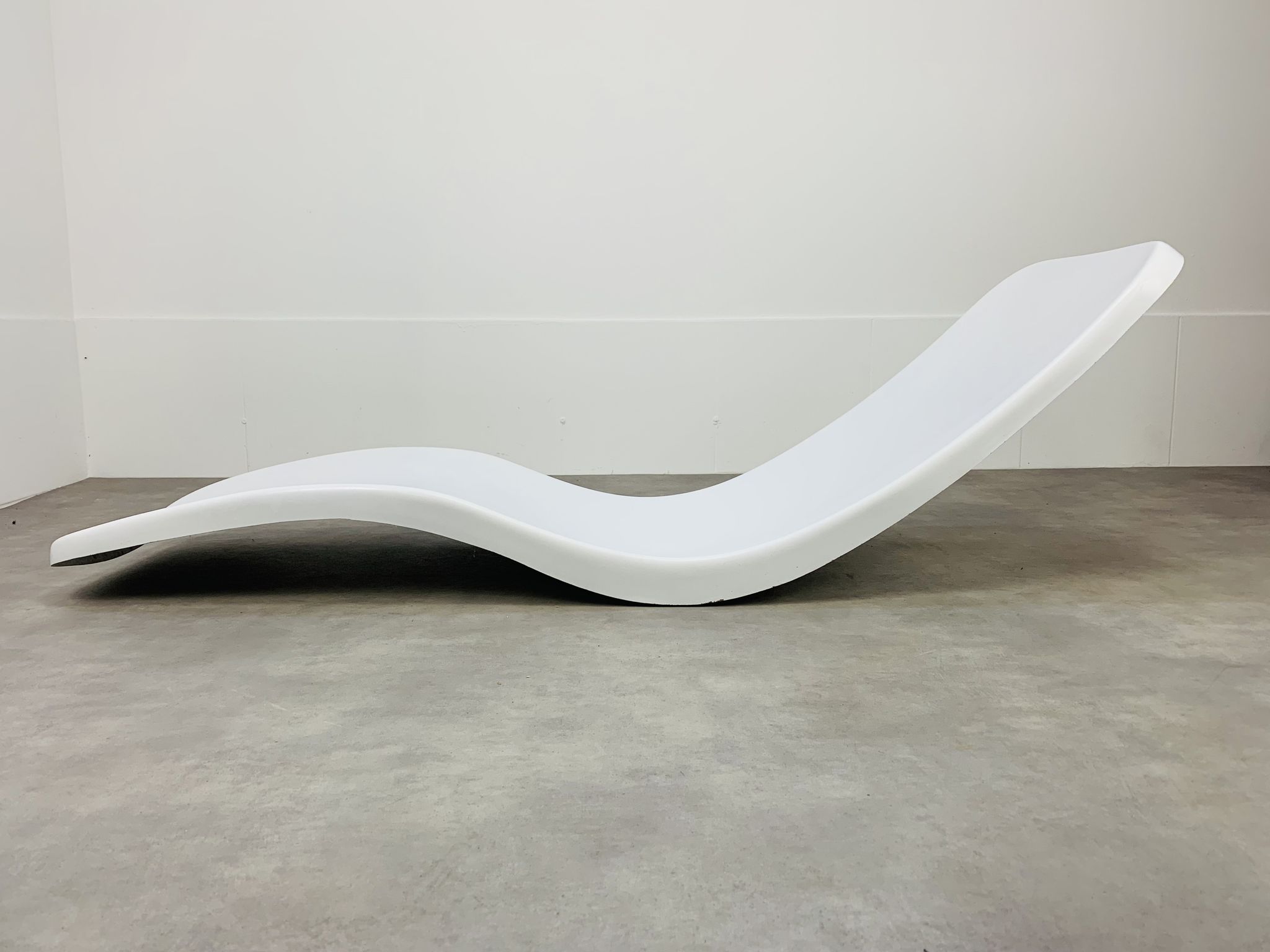 Eurolax R1 fiberglass deckchair by Charles Zublena