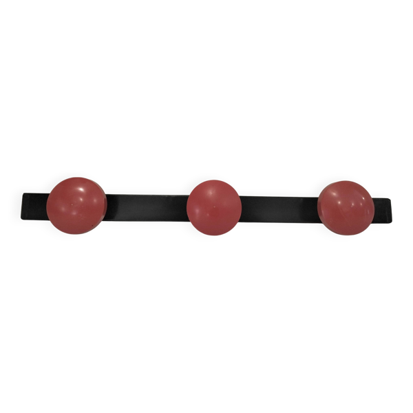 Porte-manteau rouge