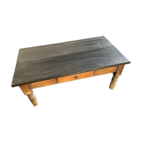 Skated coffee table