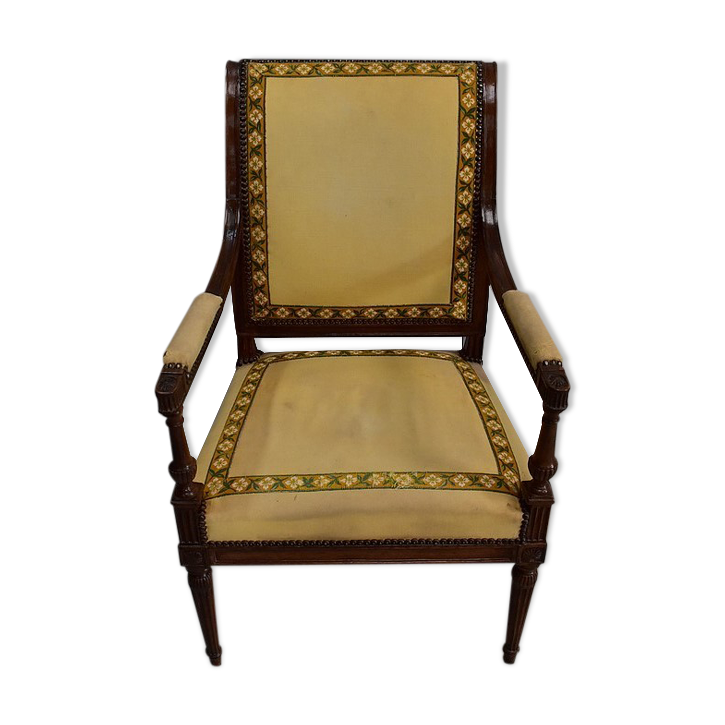 Fauteuil en noyer, style Louis XVI, début XIXe