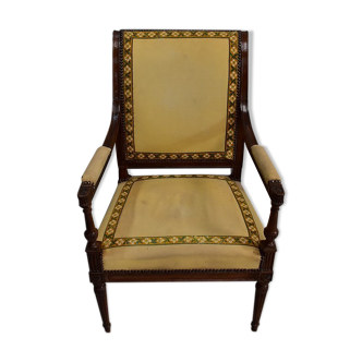 Fauteuil en noyer, style Louis XVI, début XIXe