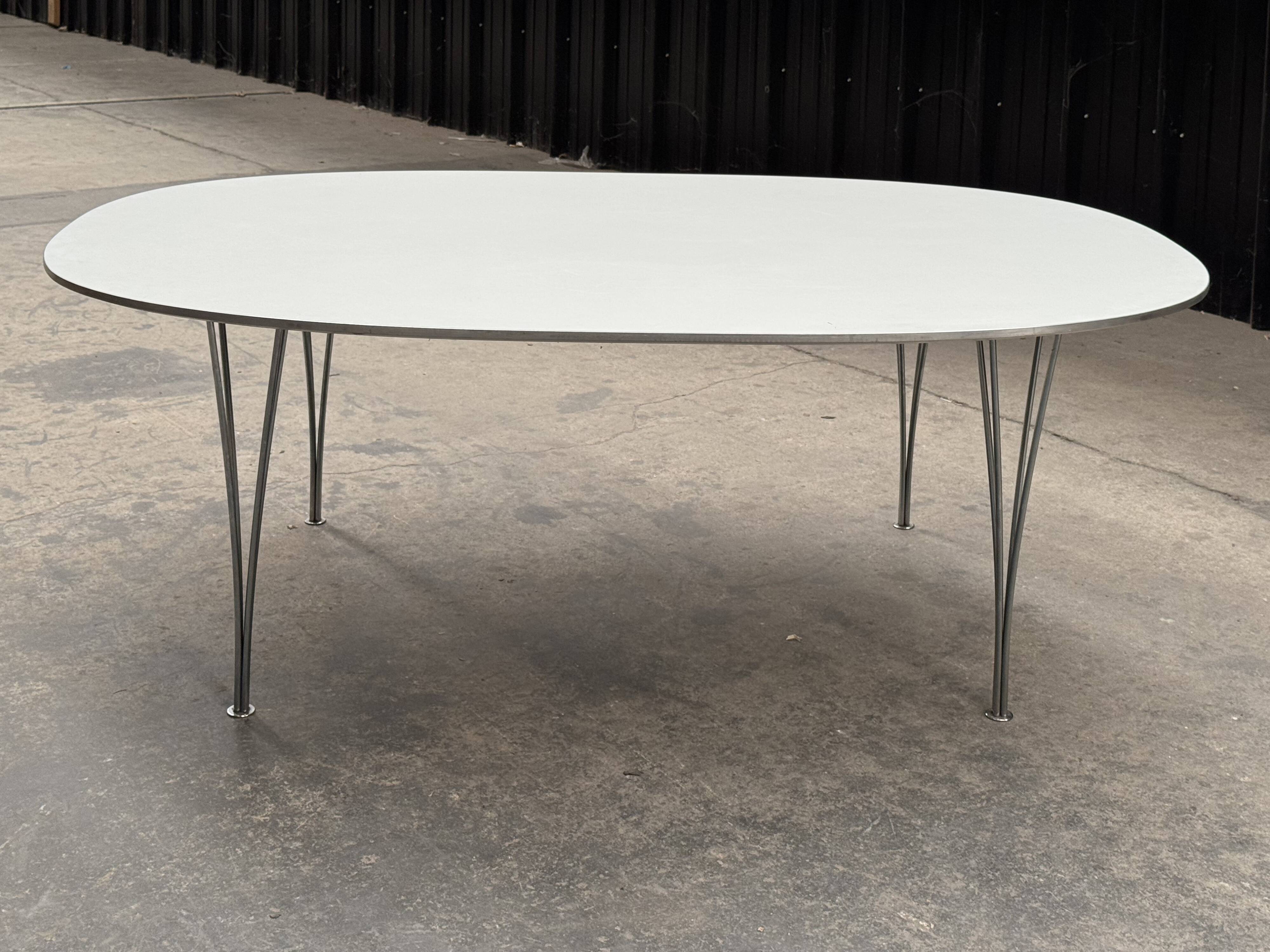 Superellipse Table Piet Hein