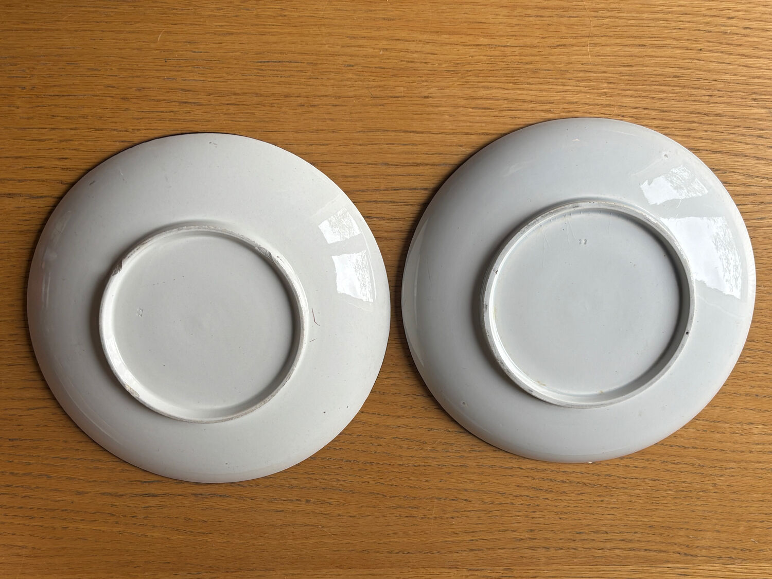 Set of 7 assorted plates