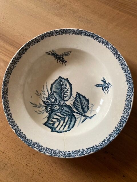 Pair of Choisy le Roi soup plates