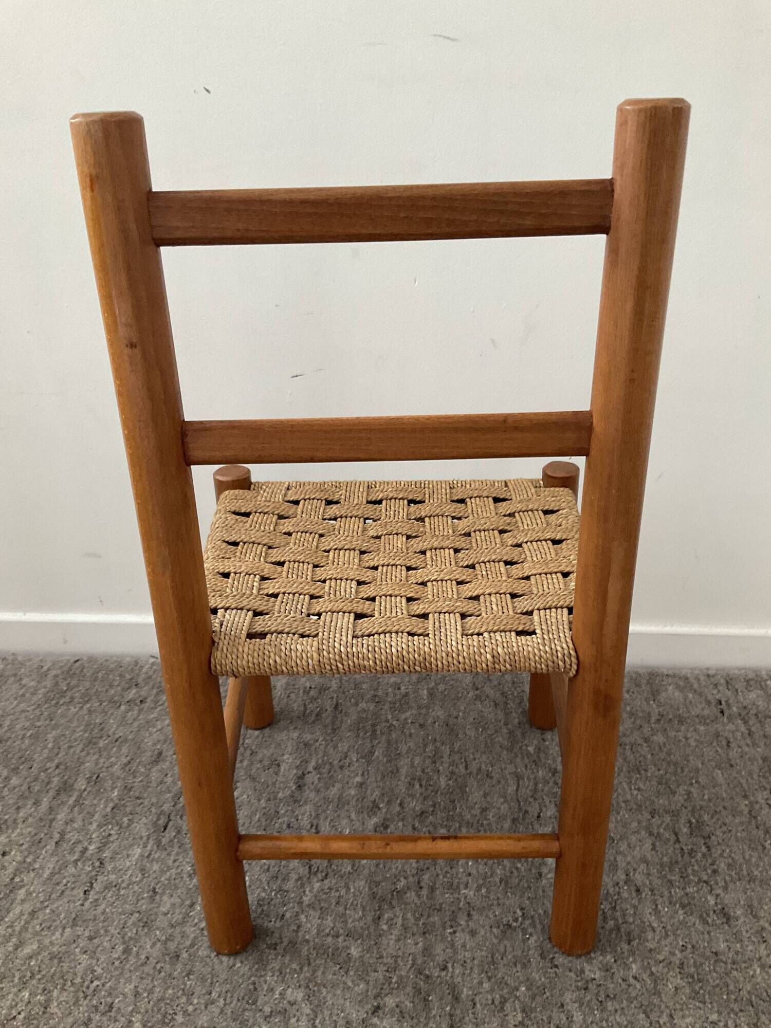 Chaise enfant scandinave en bois et assise corde