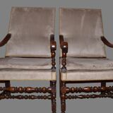 Armchairs in walnut early 18th century in pair