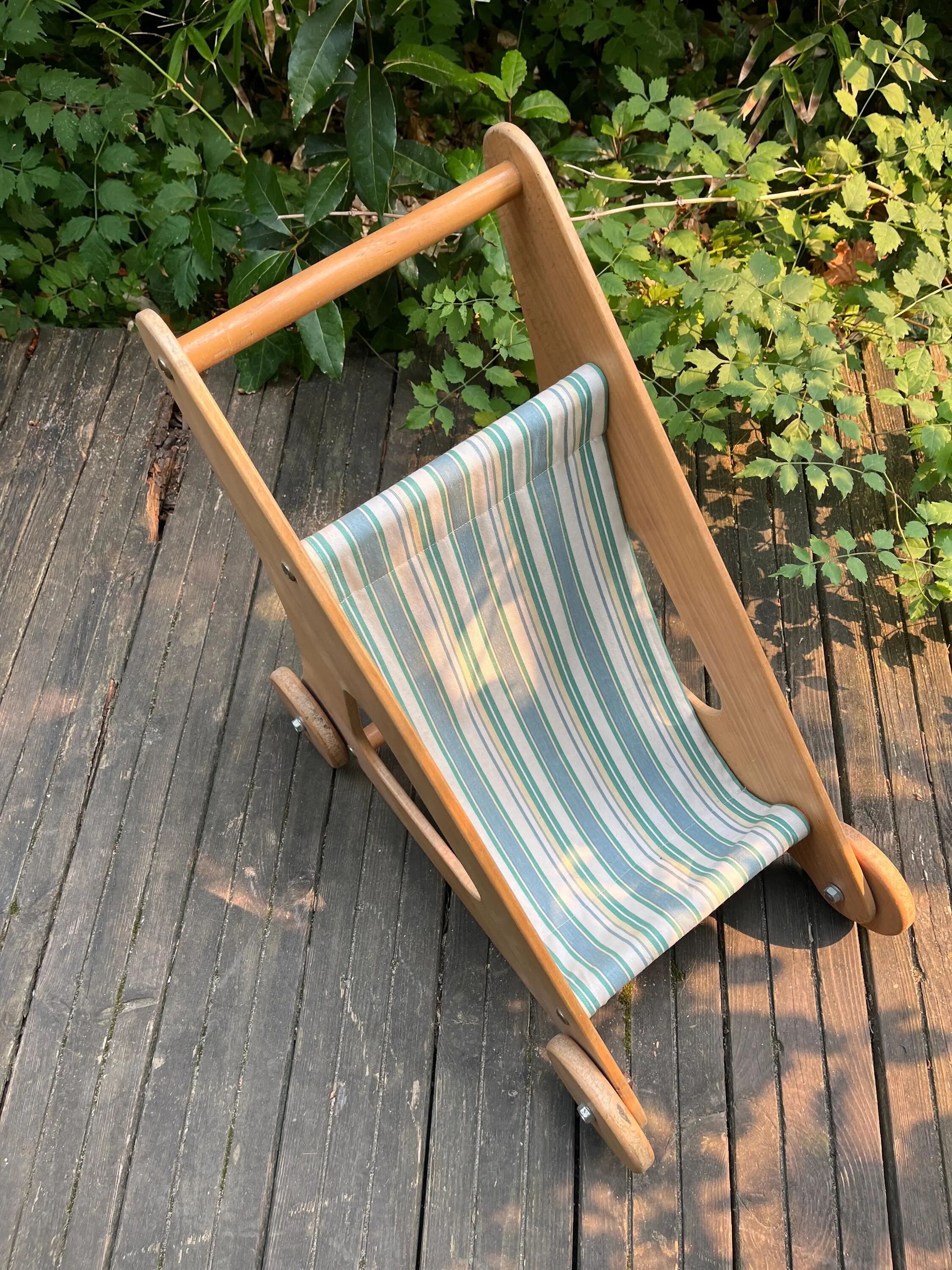 Poussette chariot de marche bébé bois vintage