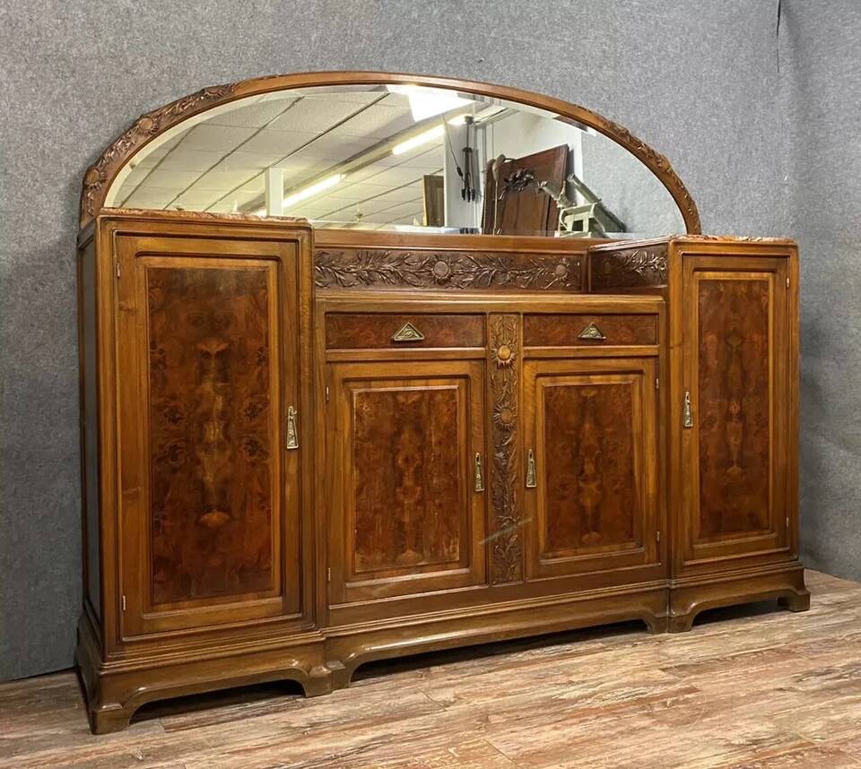 After Majorelle: Art Nouveau period sideboard in walnut and burl circa 1900