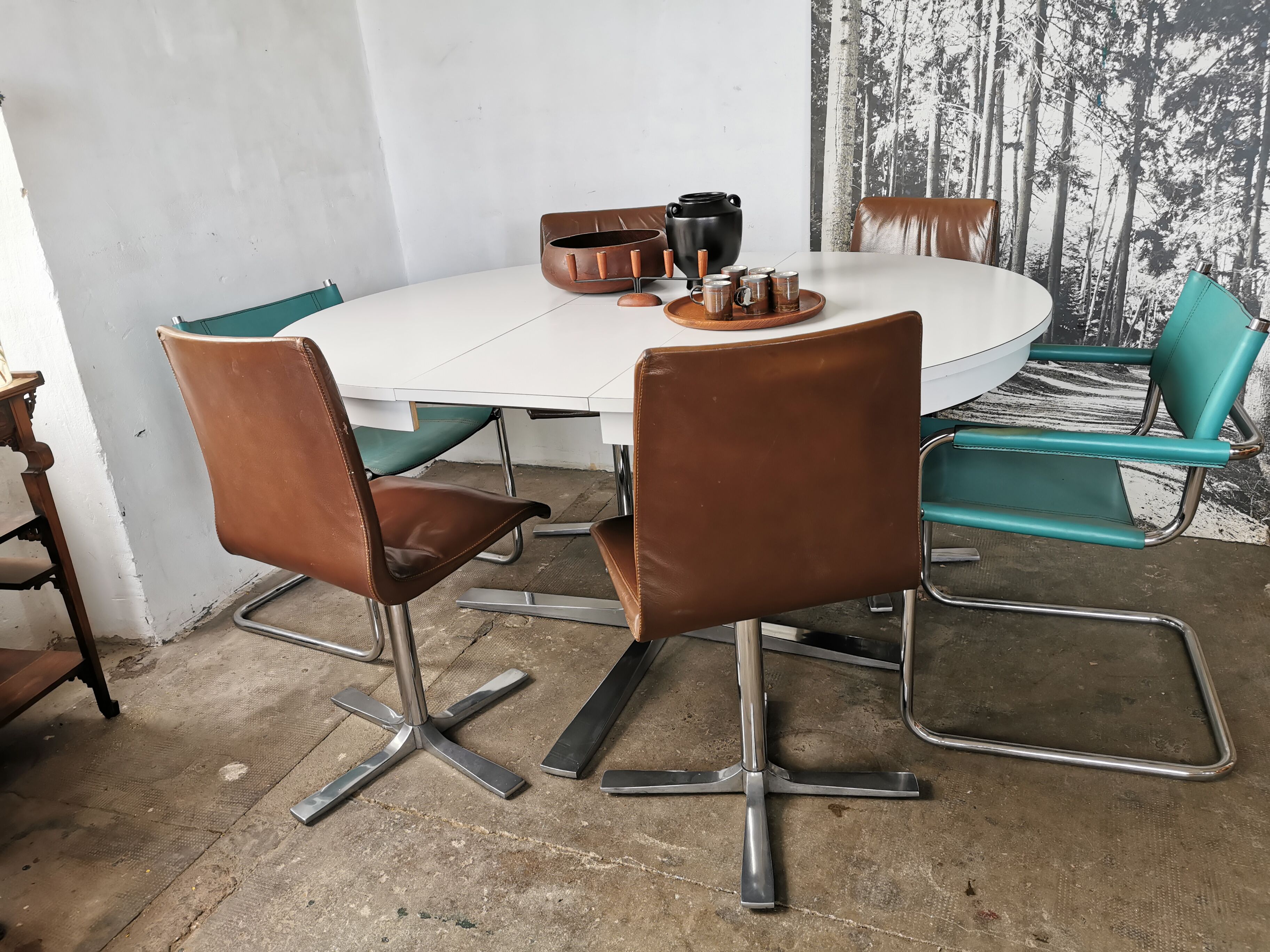 Round table 1970 formica and chromium