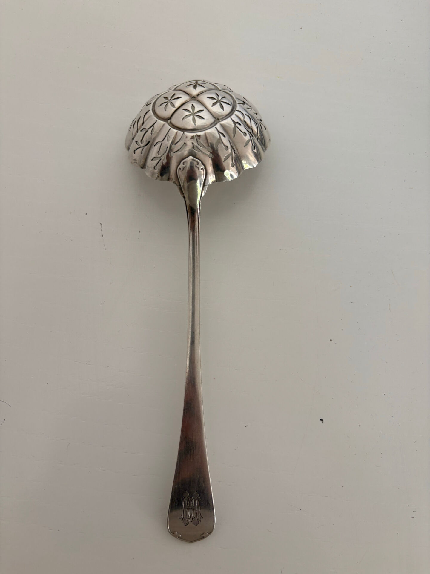 Cuillère à pèlerin , pelle à service Christofle en métal argenté