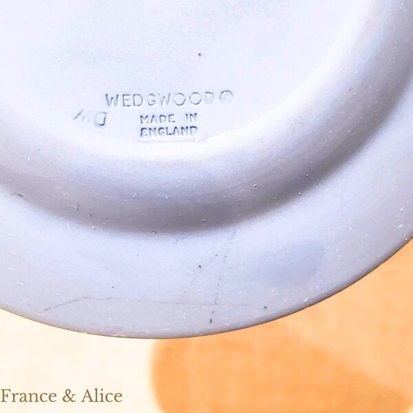 Coupelle Wedgwood jaspe bleu – Motif Pégase en relief – 11 cm