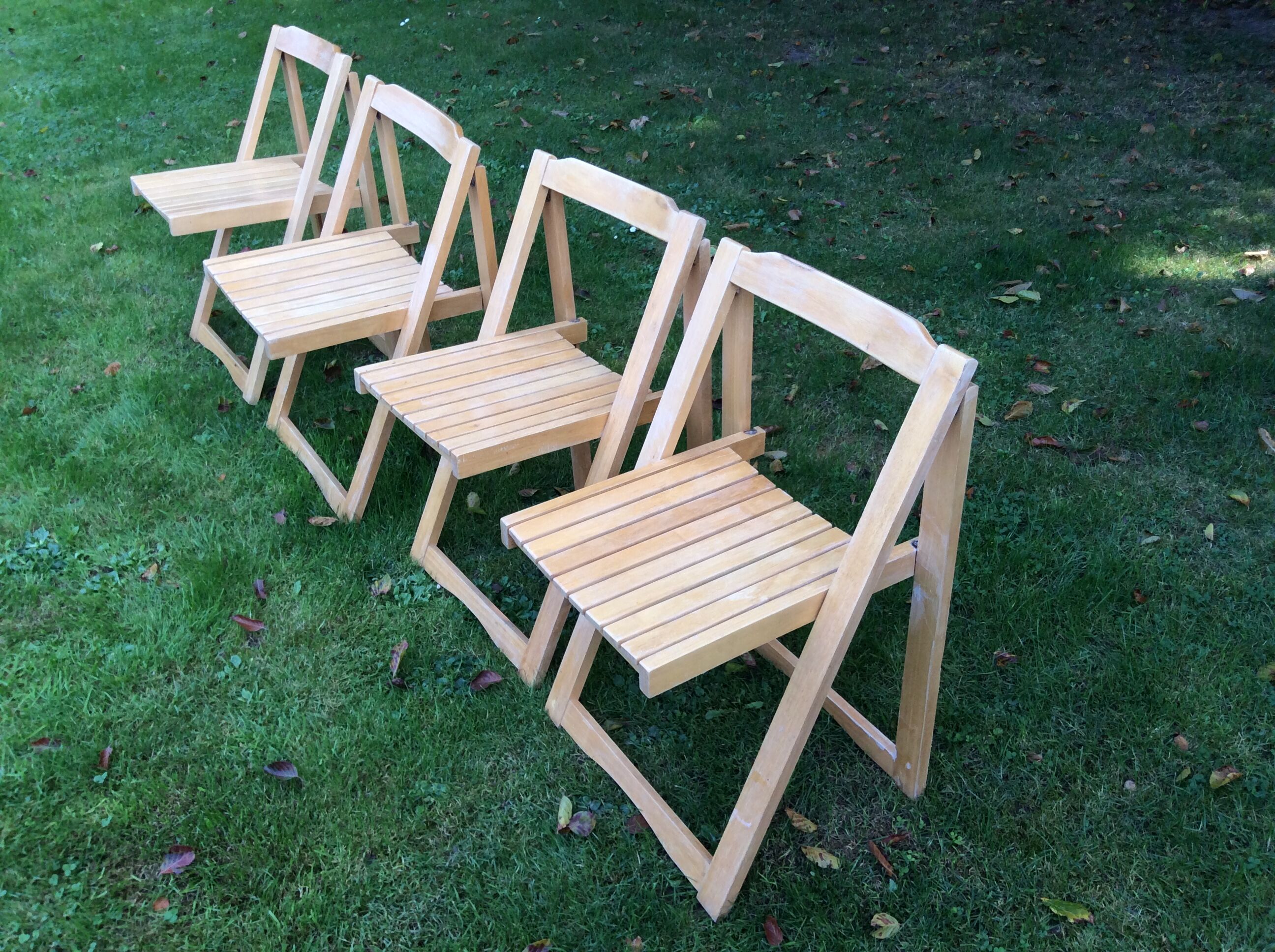 Series of 4 folding chairs