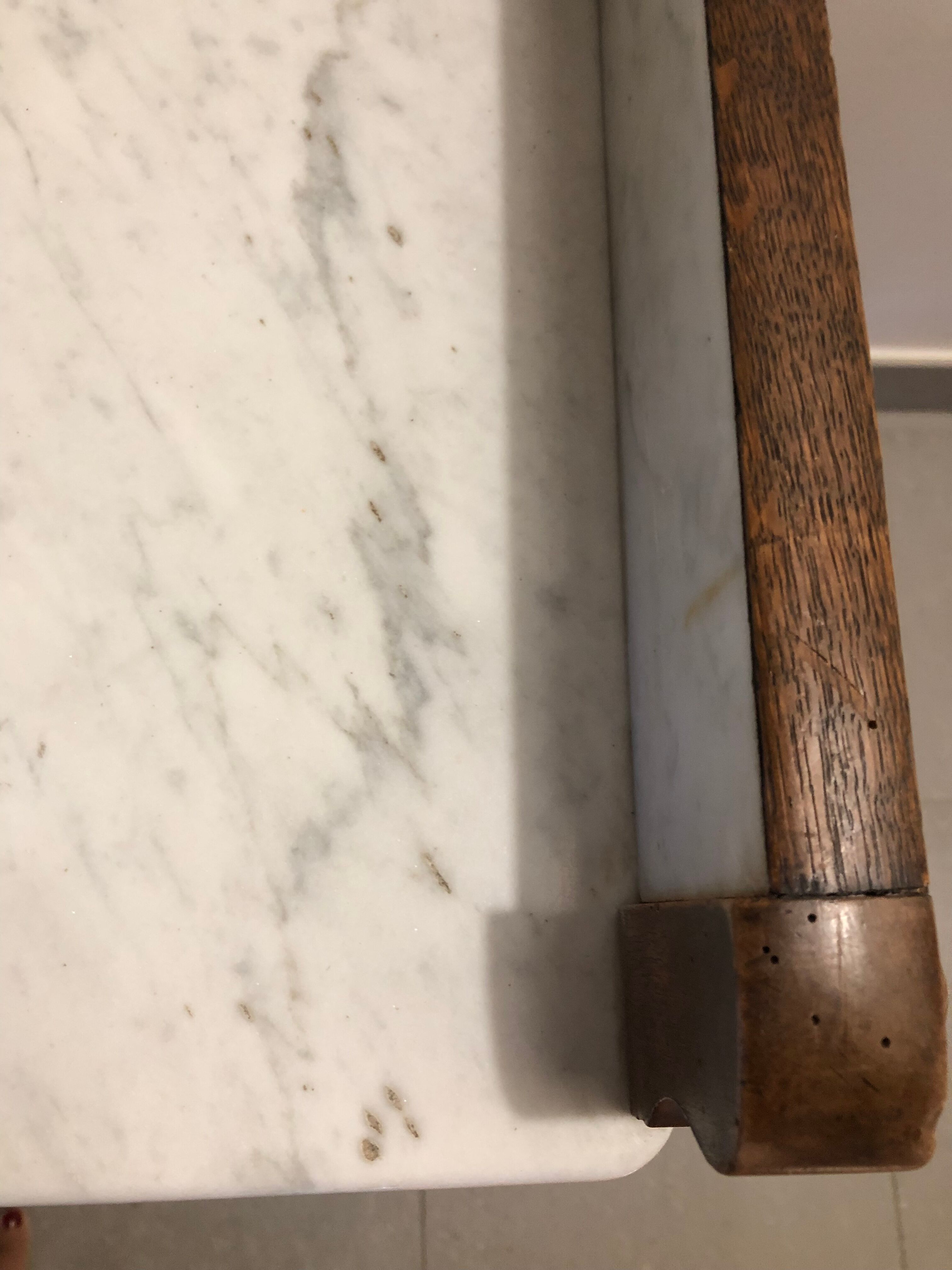 Table de toilette dessus marbre