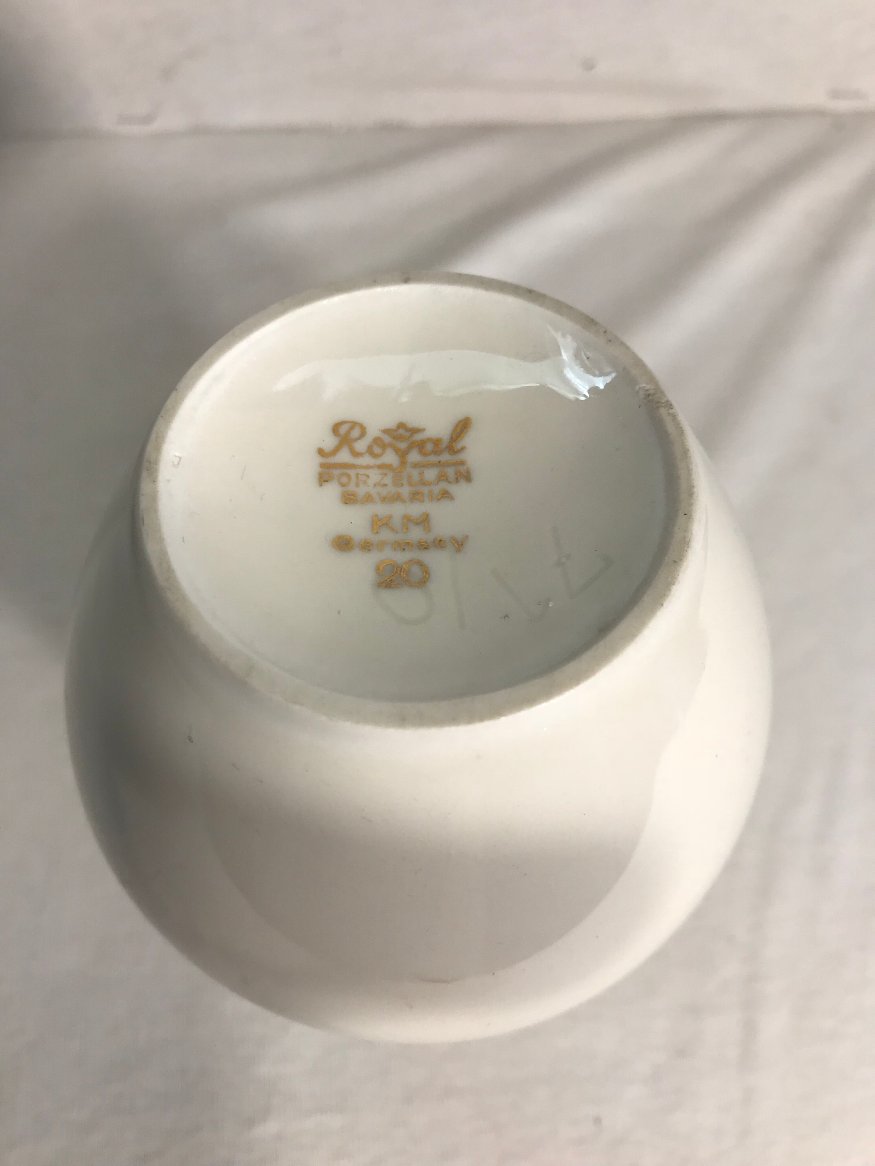 Former bavaria km white + drawing flowers 70s vintage porcelain vase