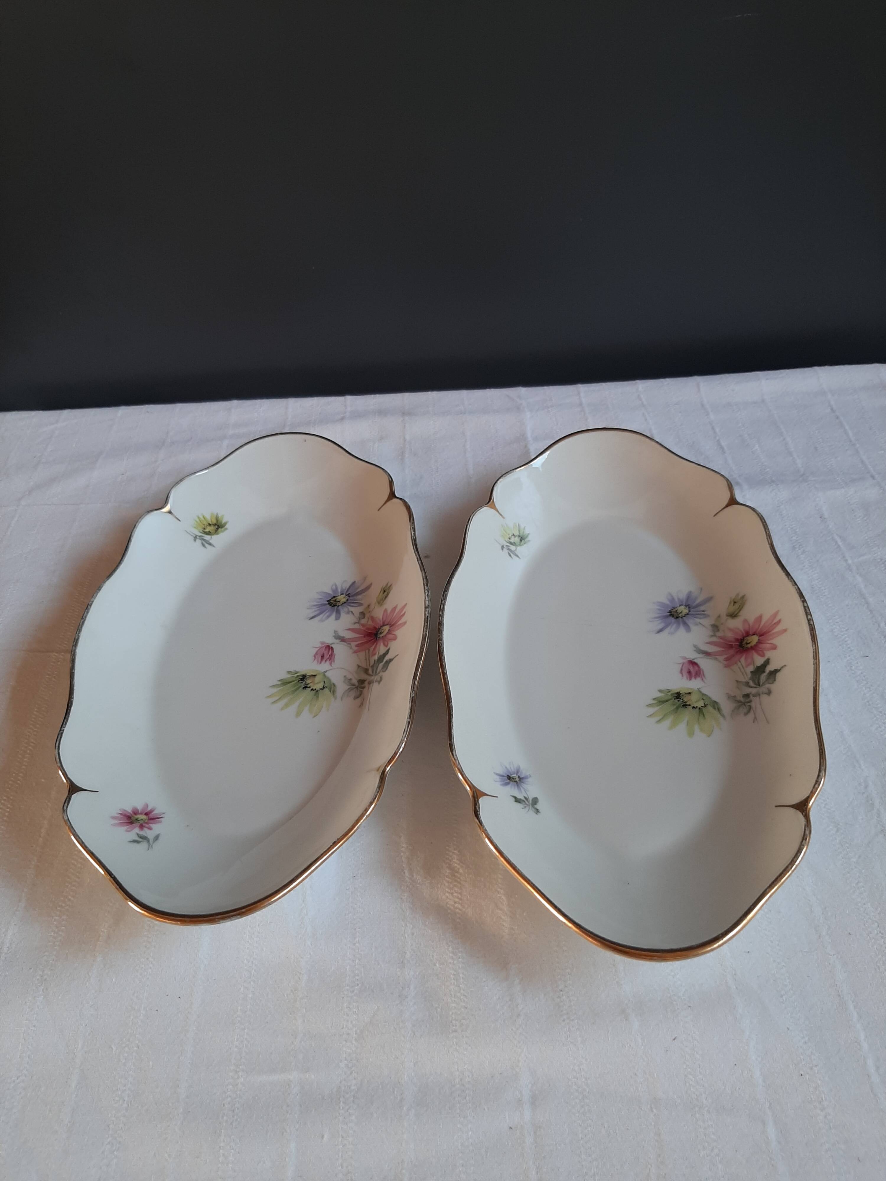Set of 2 relish dishes