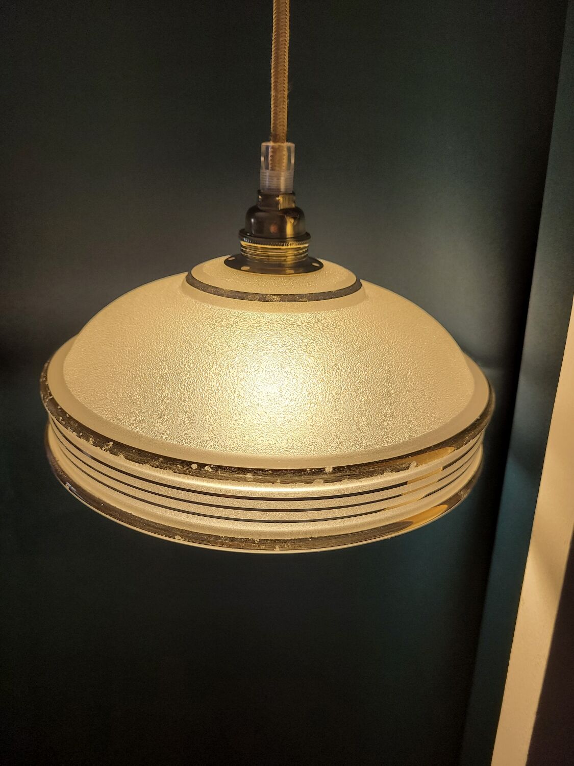 Frosted glass saucer lamp with golden edges