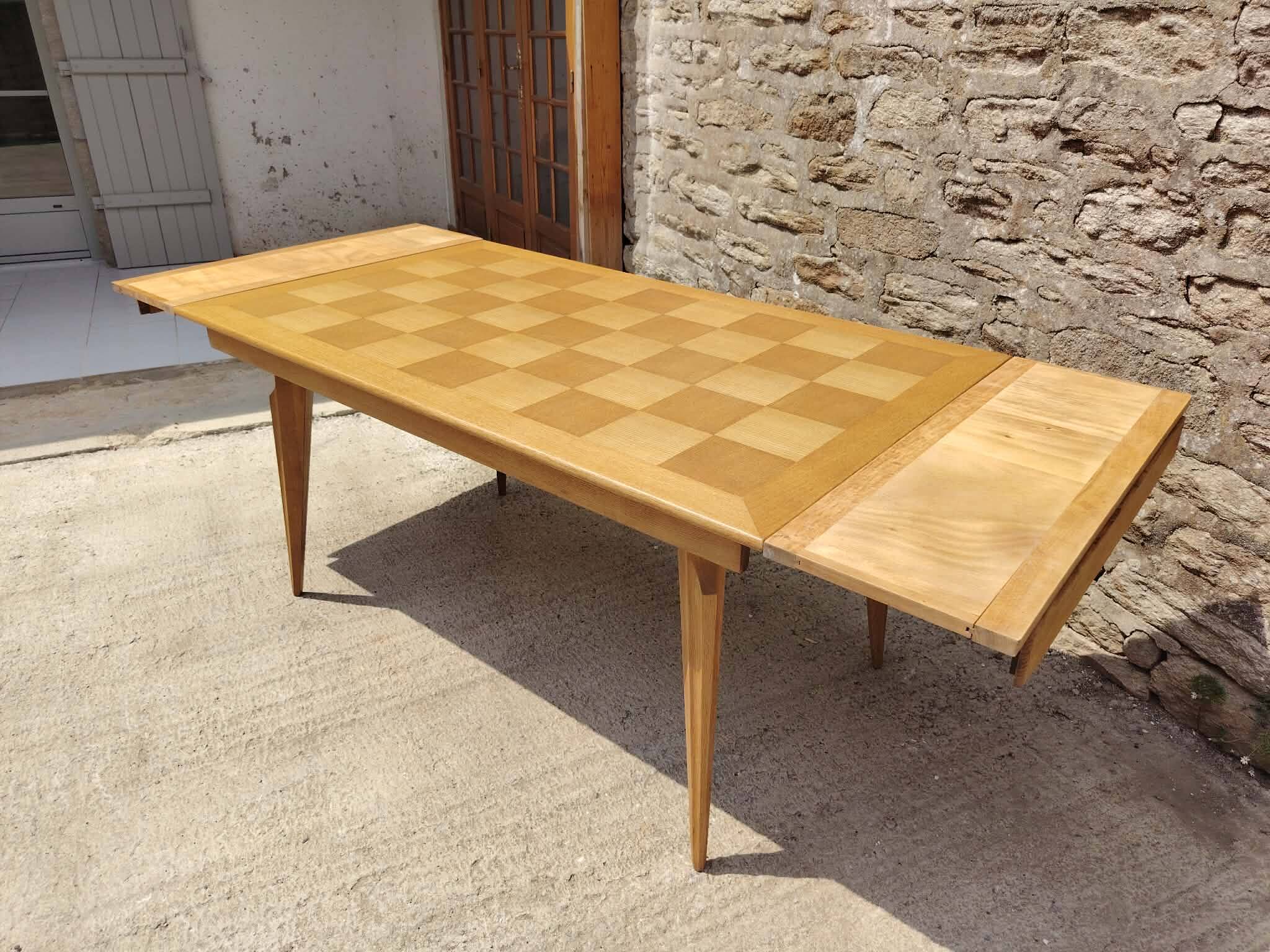Table en placage chêne damier pied en épingle des année 70