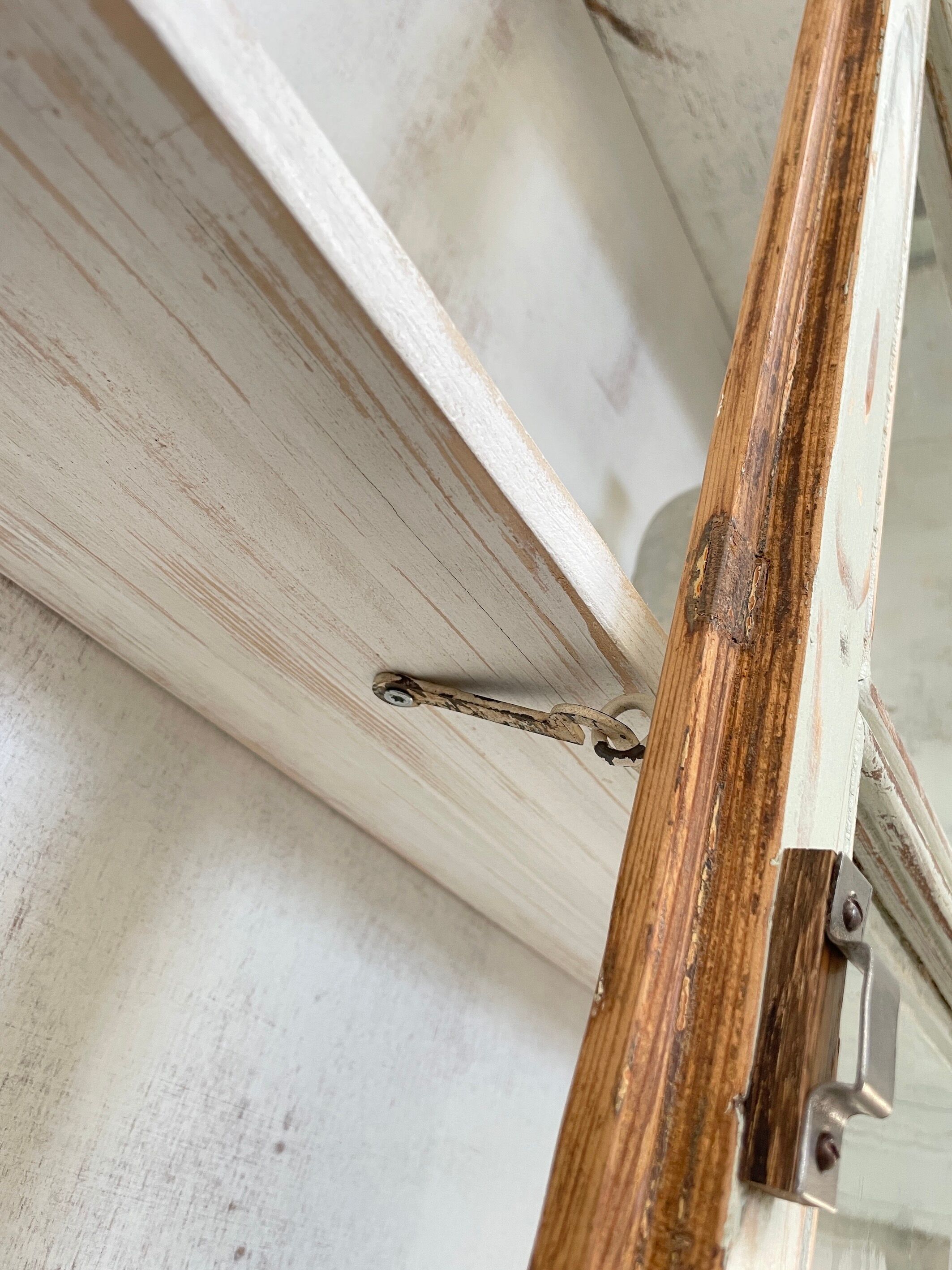 Two-body display cabinet, circa 1900