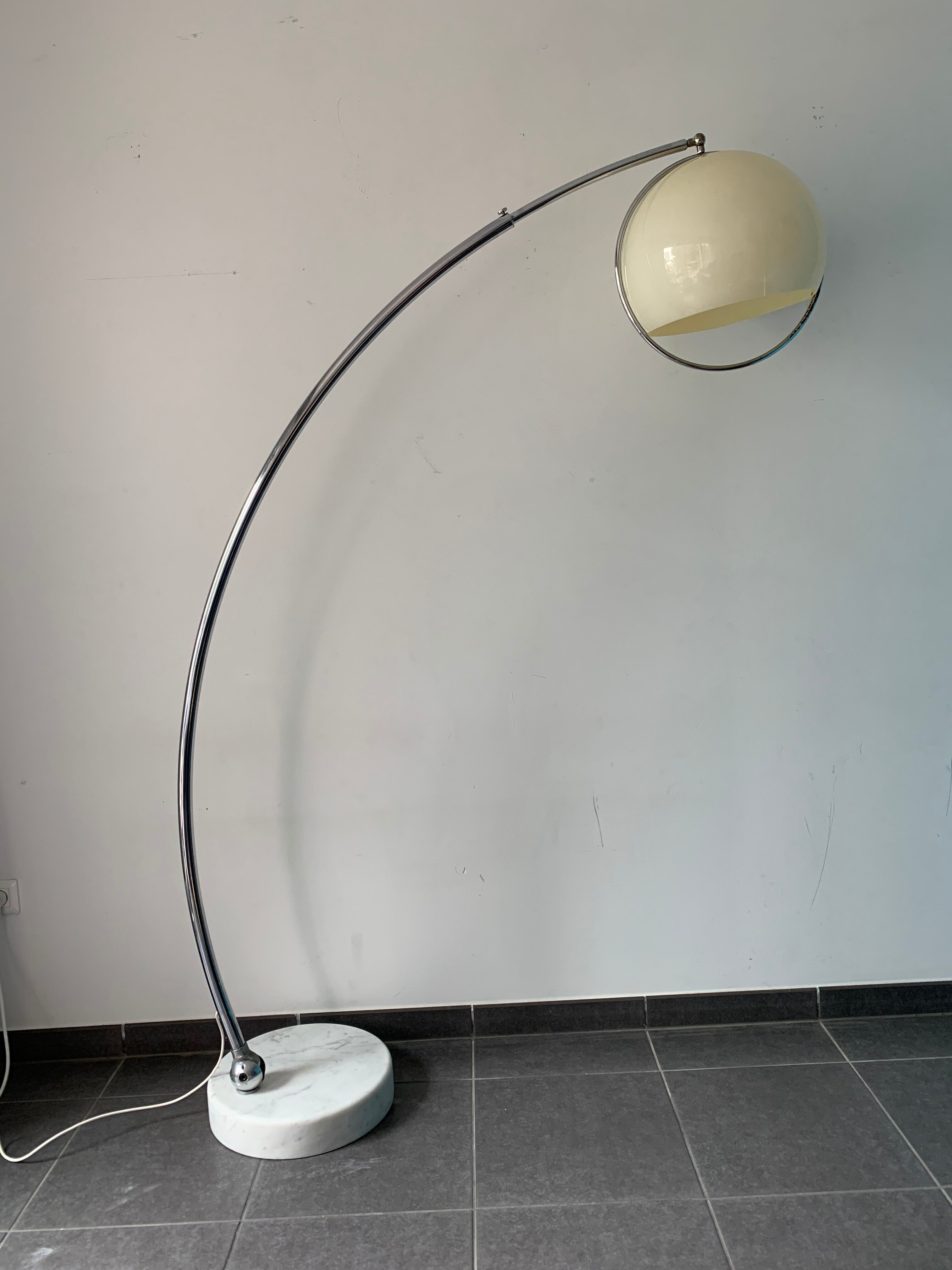 Harvey Guzzini adjustable arc lamp 1960