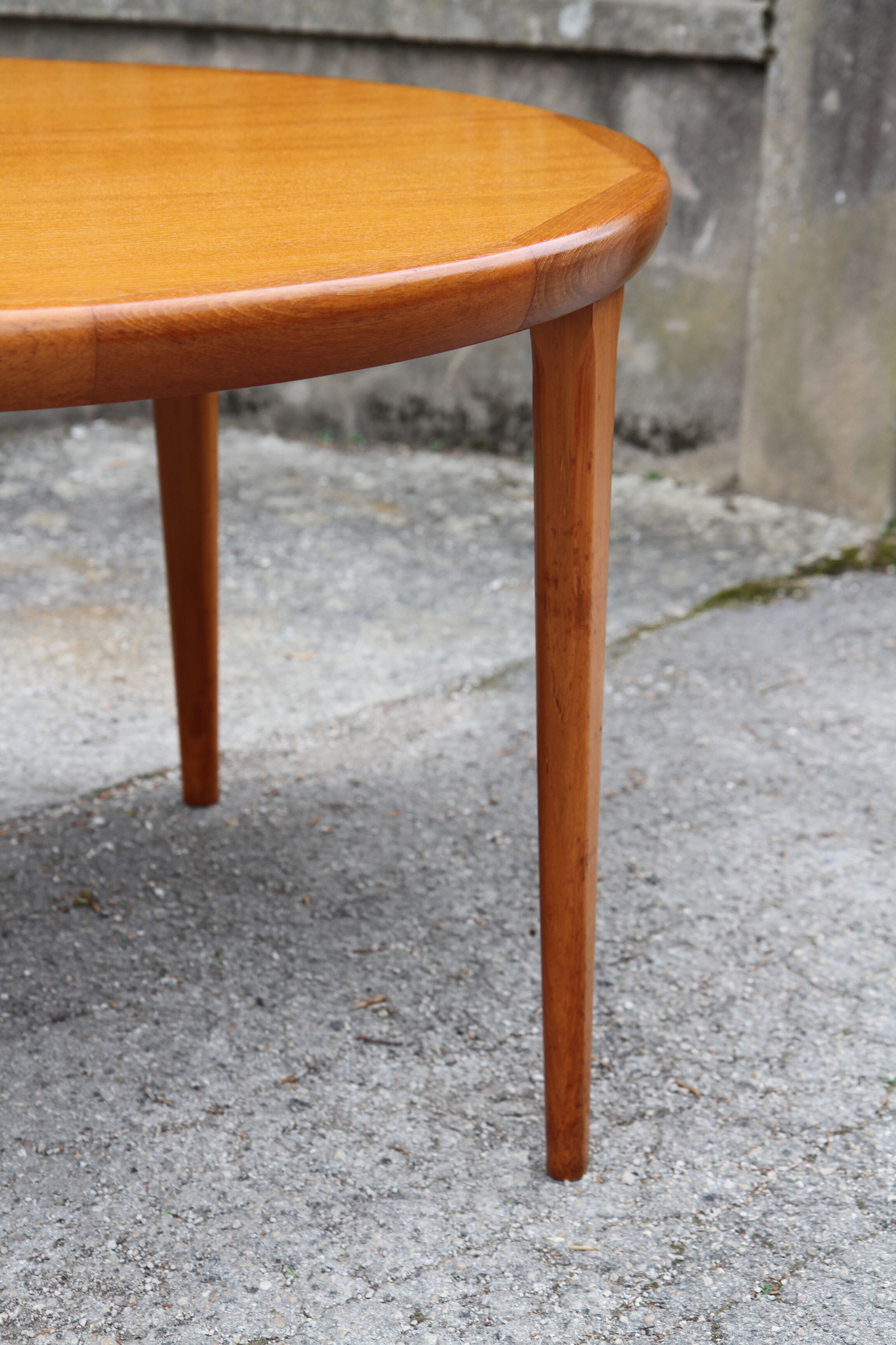 Danish teak extendable round table of the years 60