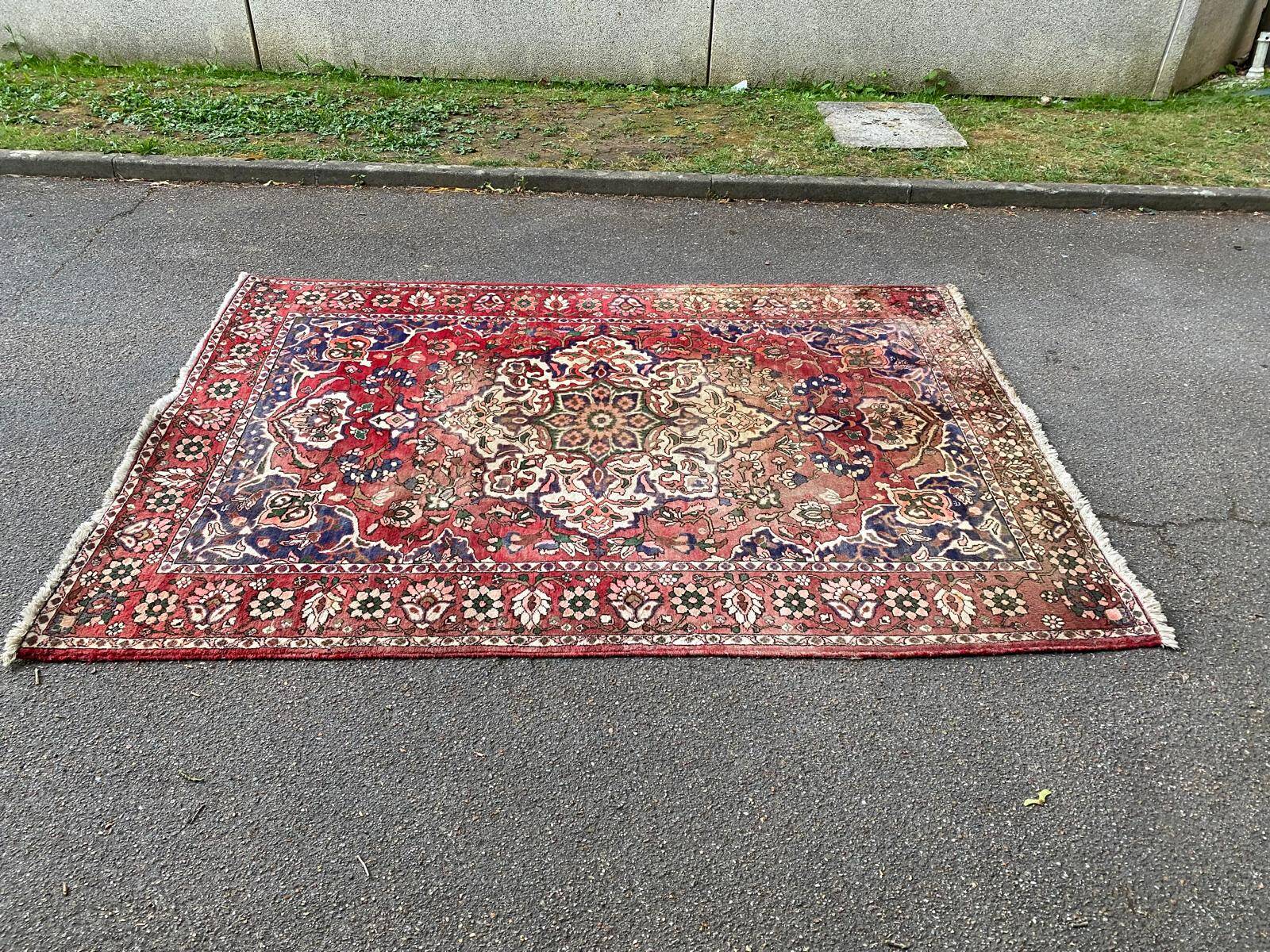Tapis persan en laine peignée velours bordeaux 300x200