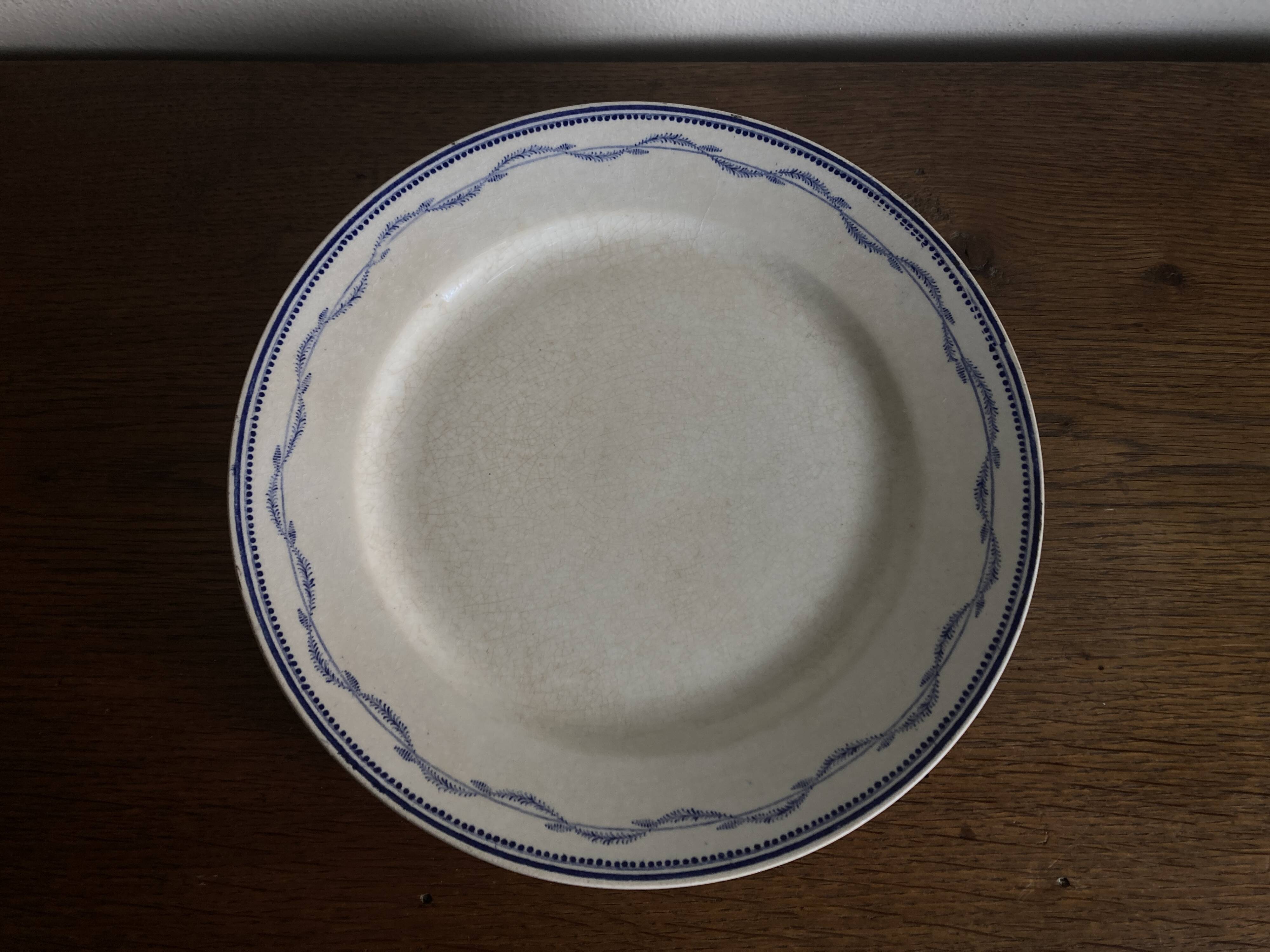 Set of 5 Tournai plates with twig neo-classical design, mid-19th century, ironstone.