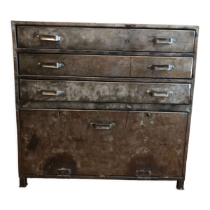 Armoire basse industrielle en métal