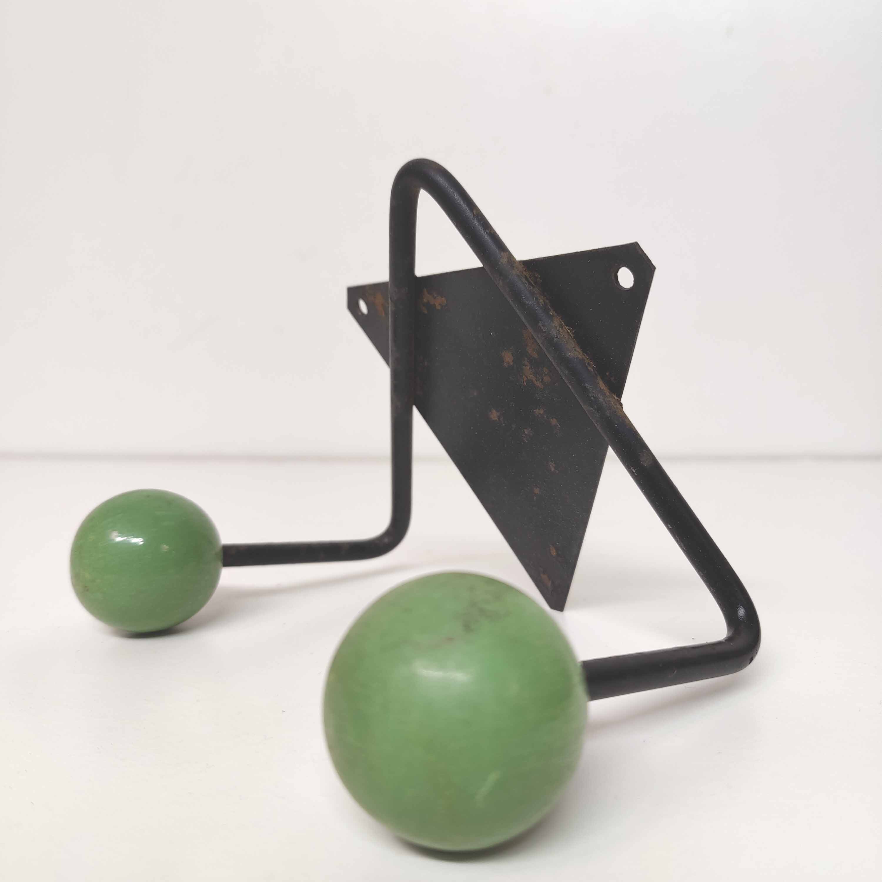 Coat rack V hooks 2 balls green wood