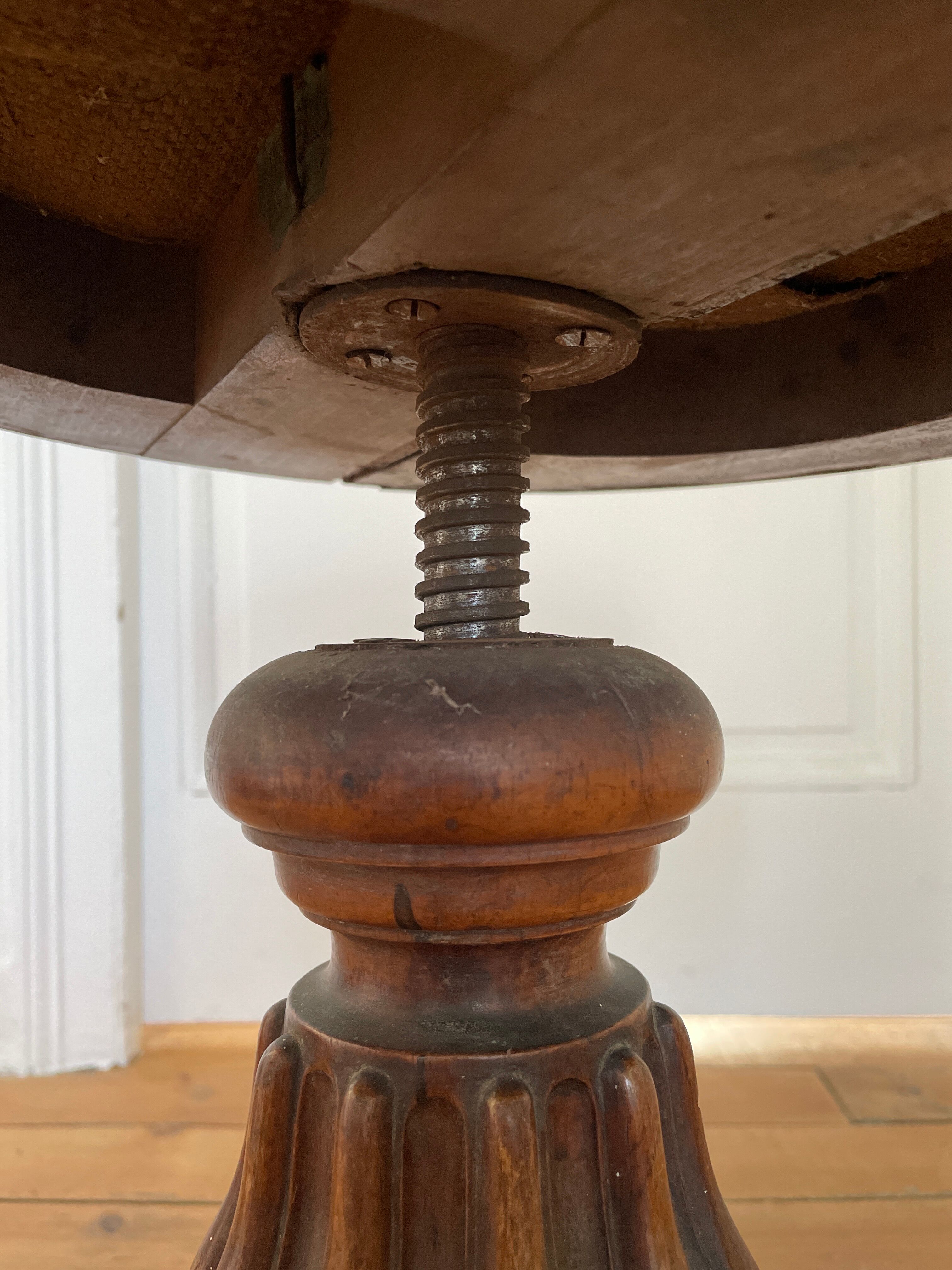 Screw piano stool, Napoleon III