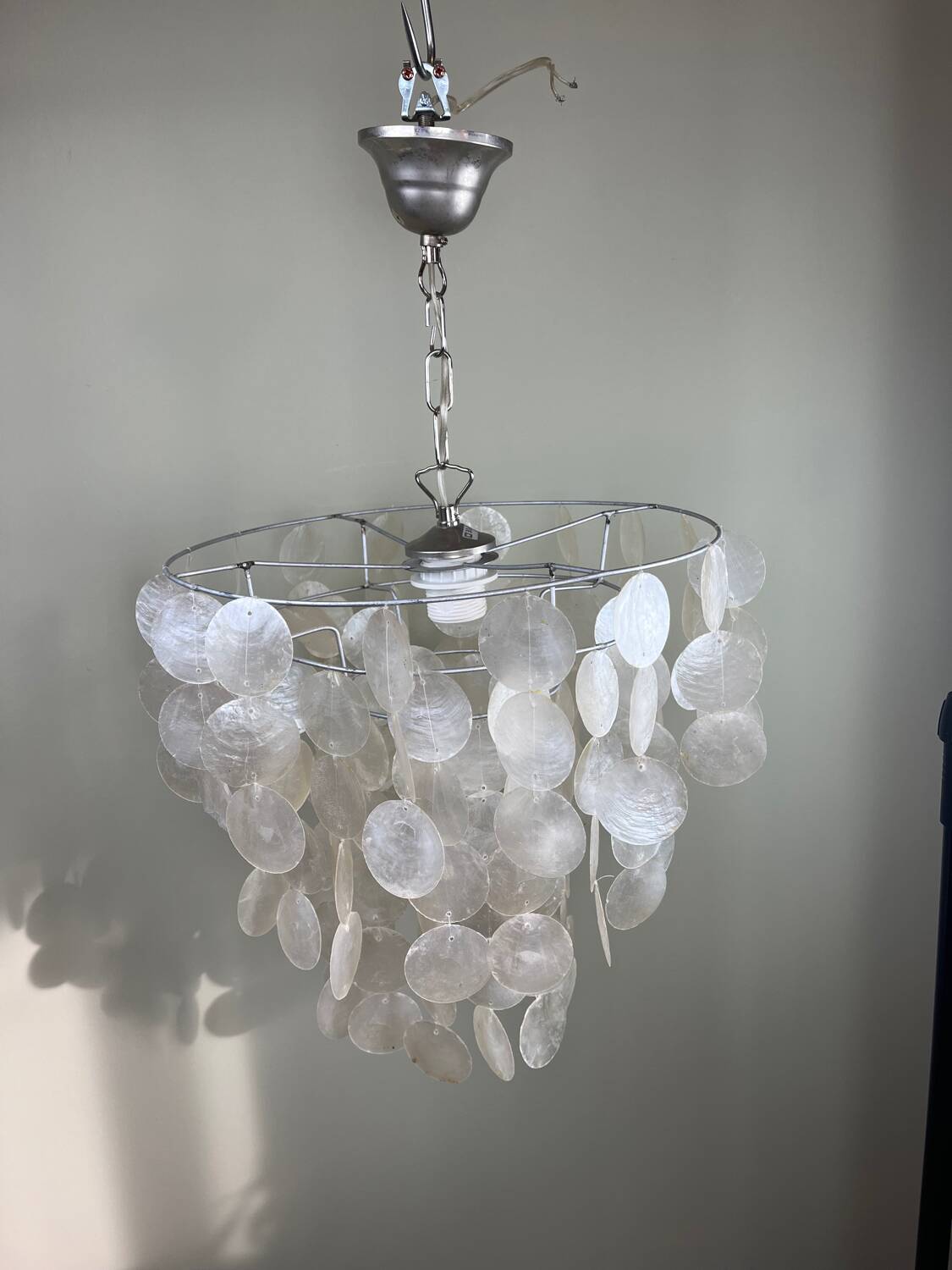 Suspension mother-of-pearl beads