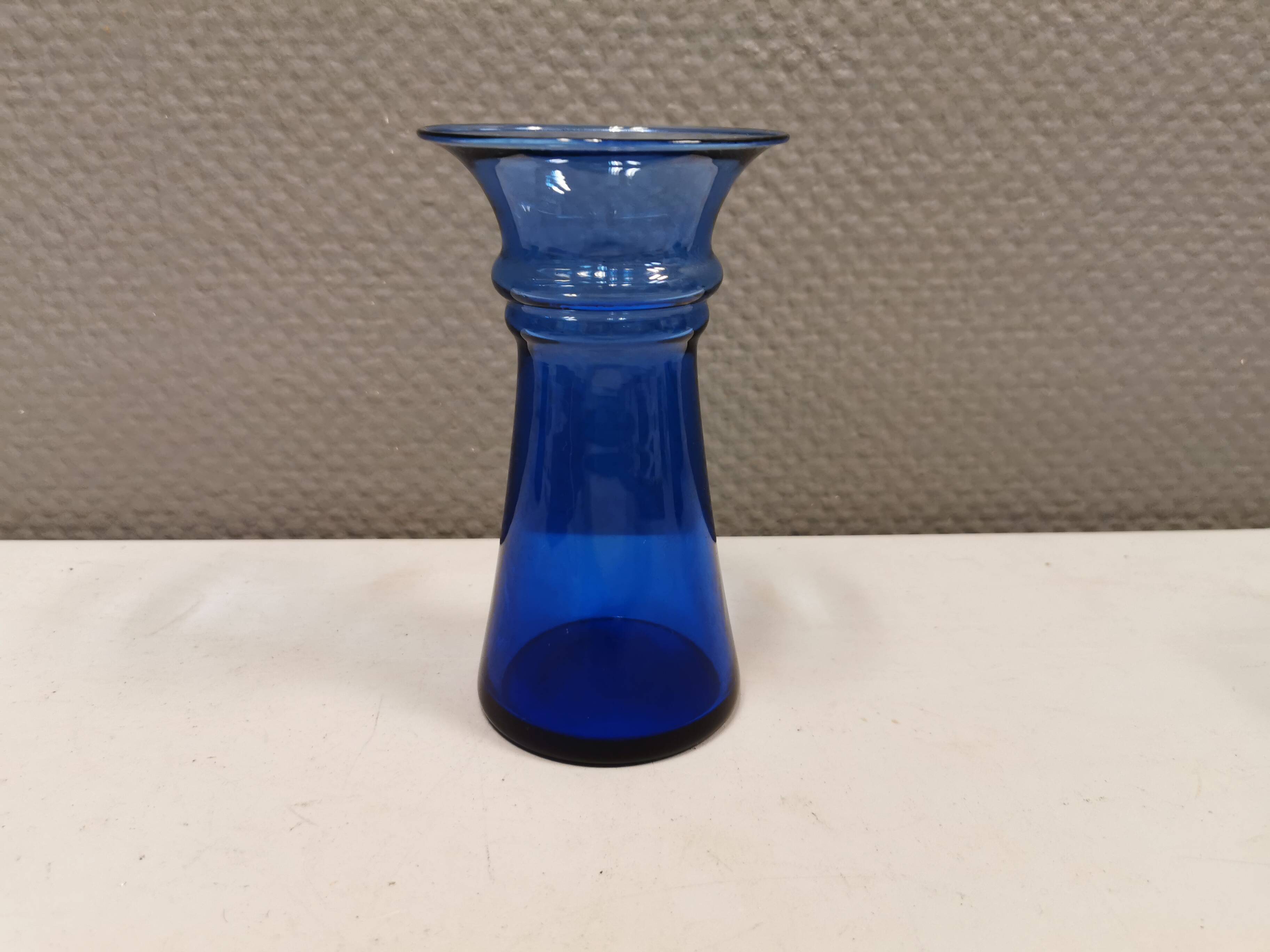 Harmony vase designed by michael bang for royal copenhagen in 1989