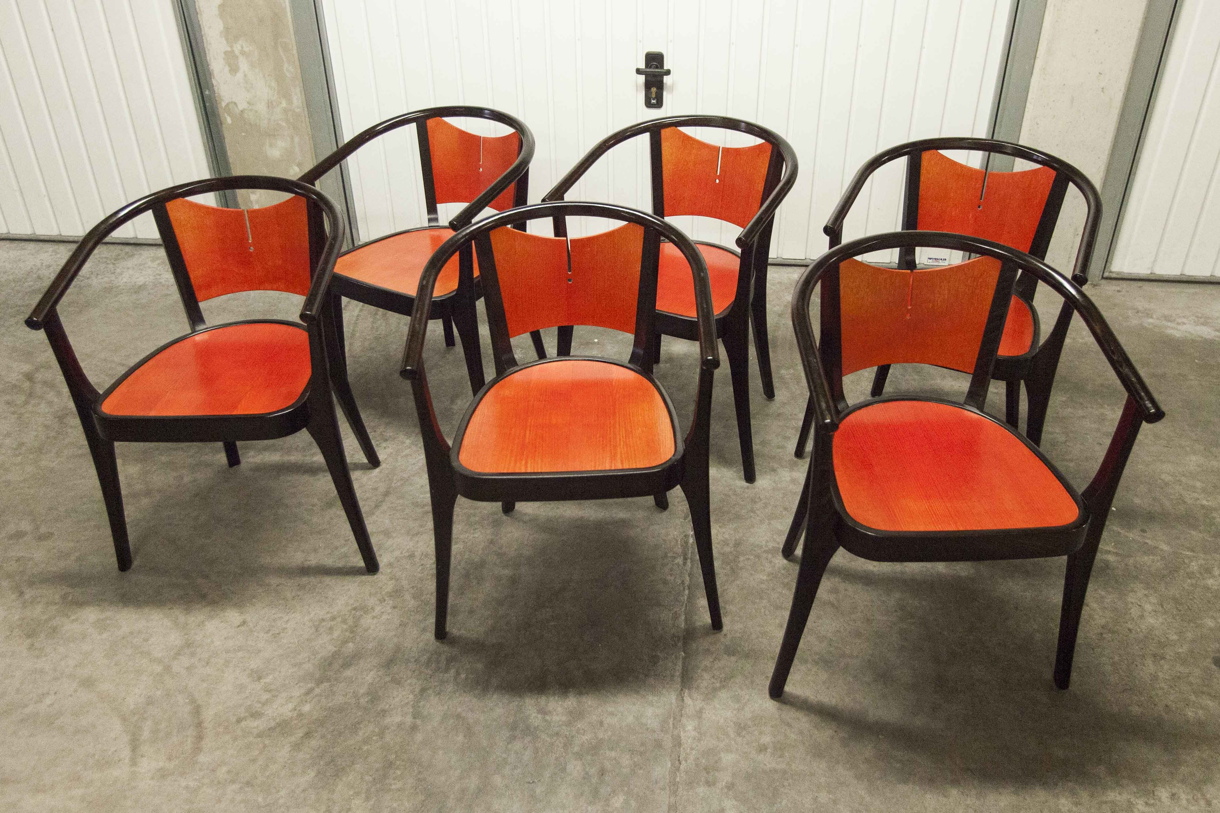 Table and 6 armchairs Baumann Diese, design Pagnon Pelhaître, Wenge color and red,