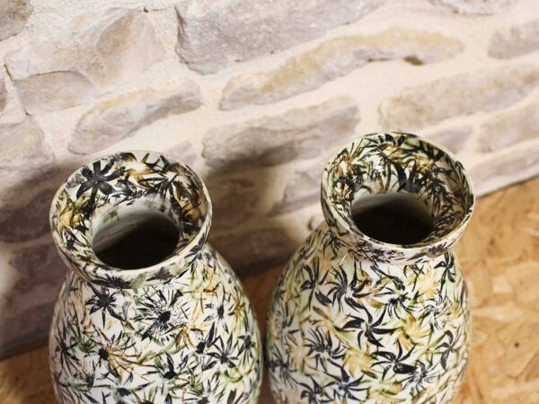Paire de vases en faience HBCM Montereau