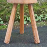 Primitive design stool