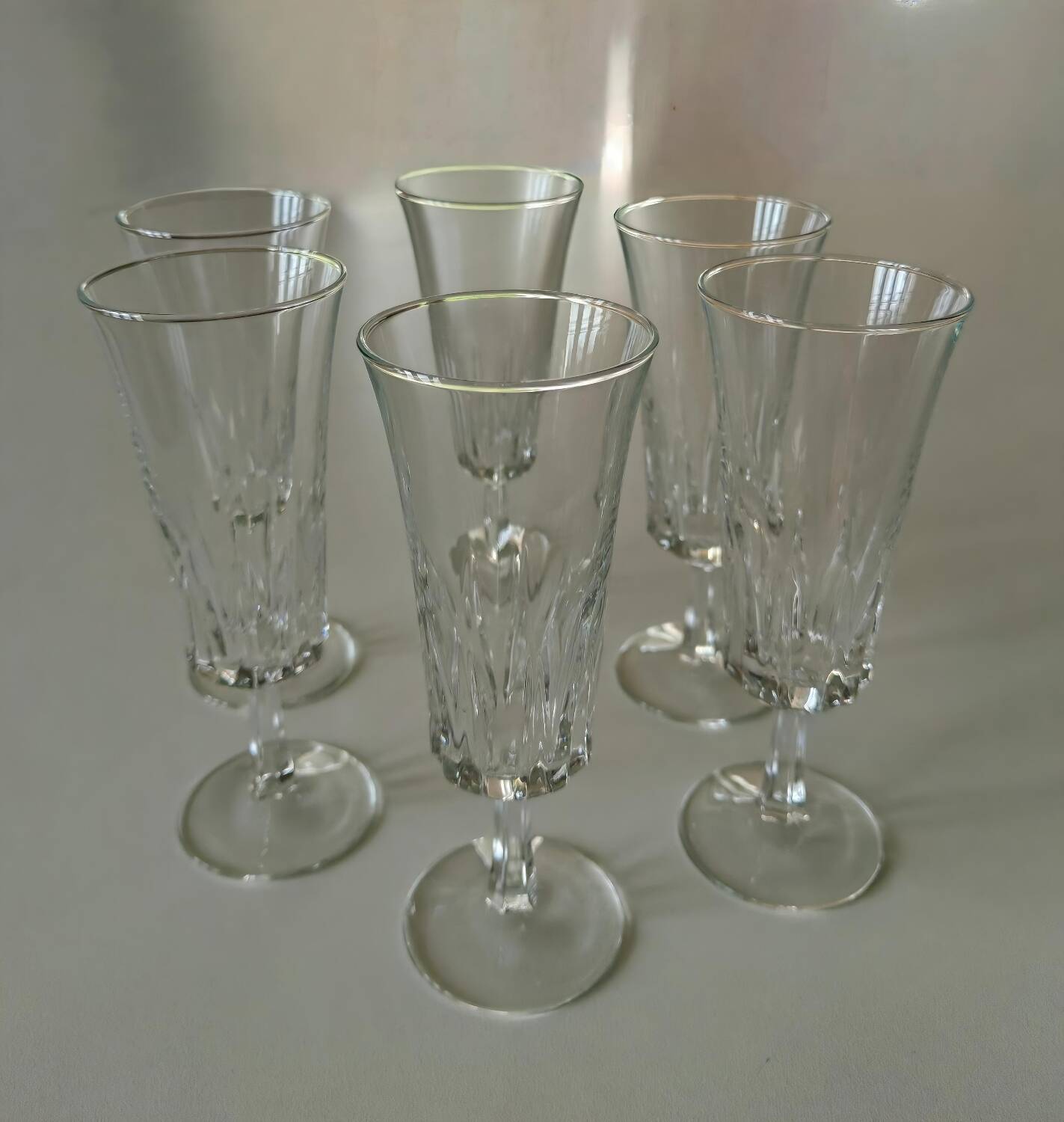 Arques crystal champagne flutes