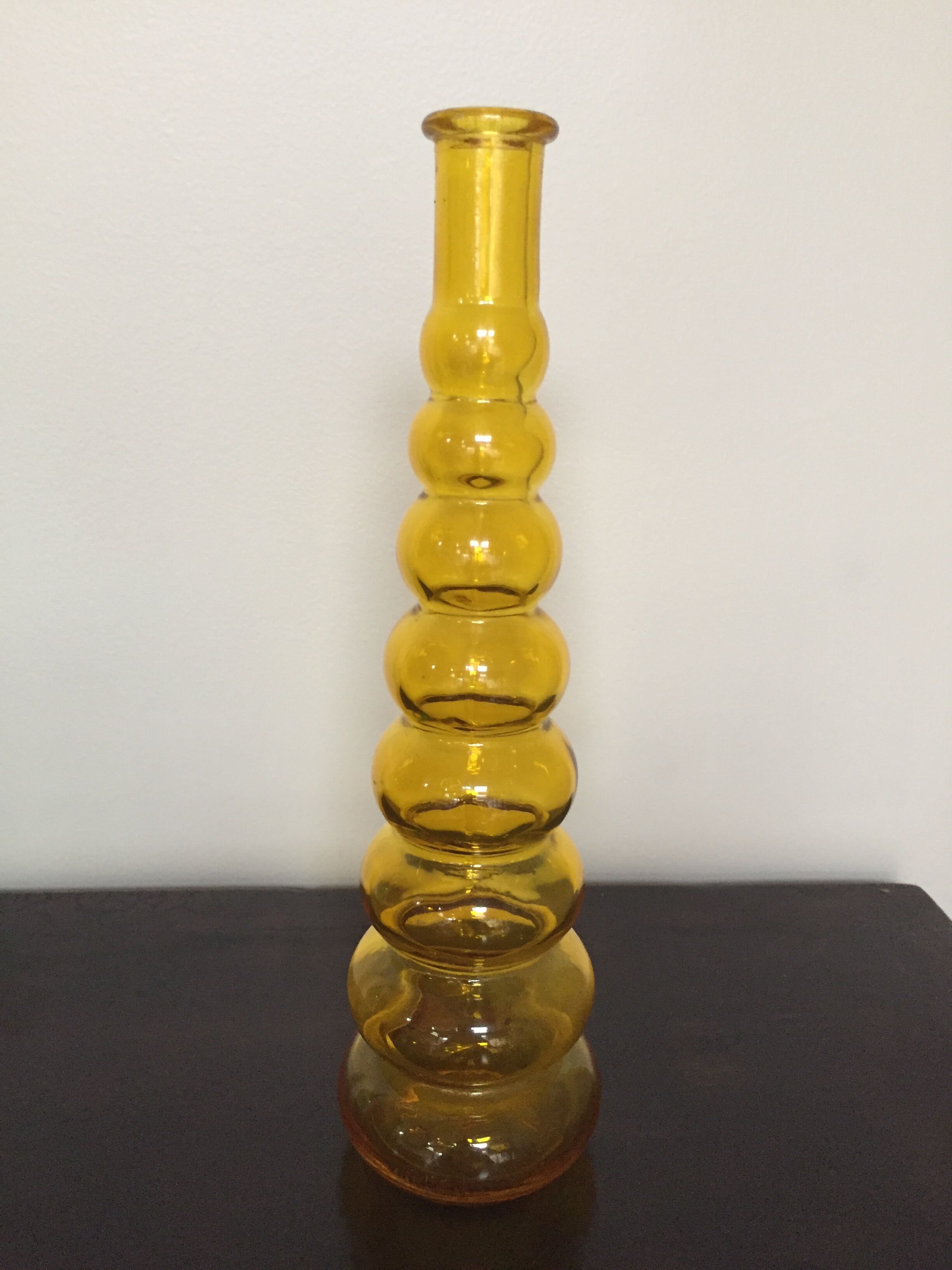 Series of 3 green and yellow glass vases