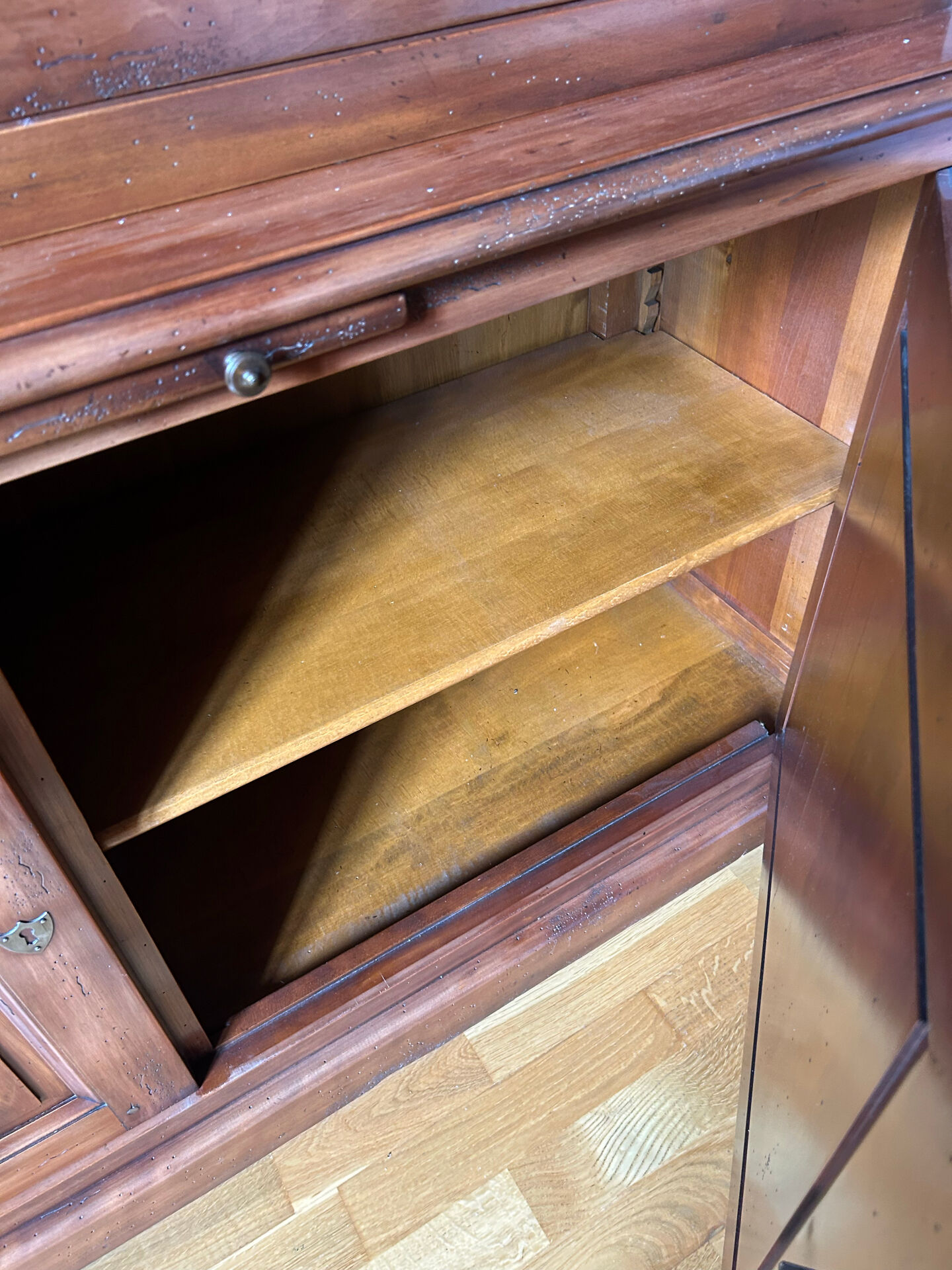Bibliothèque en bois massif